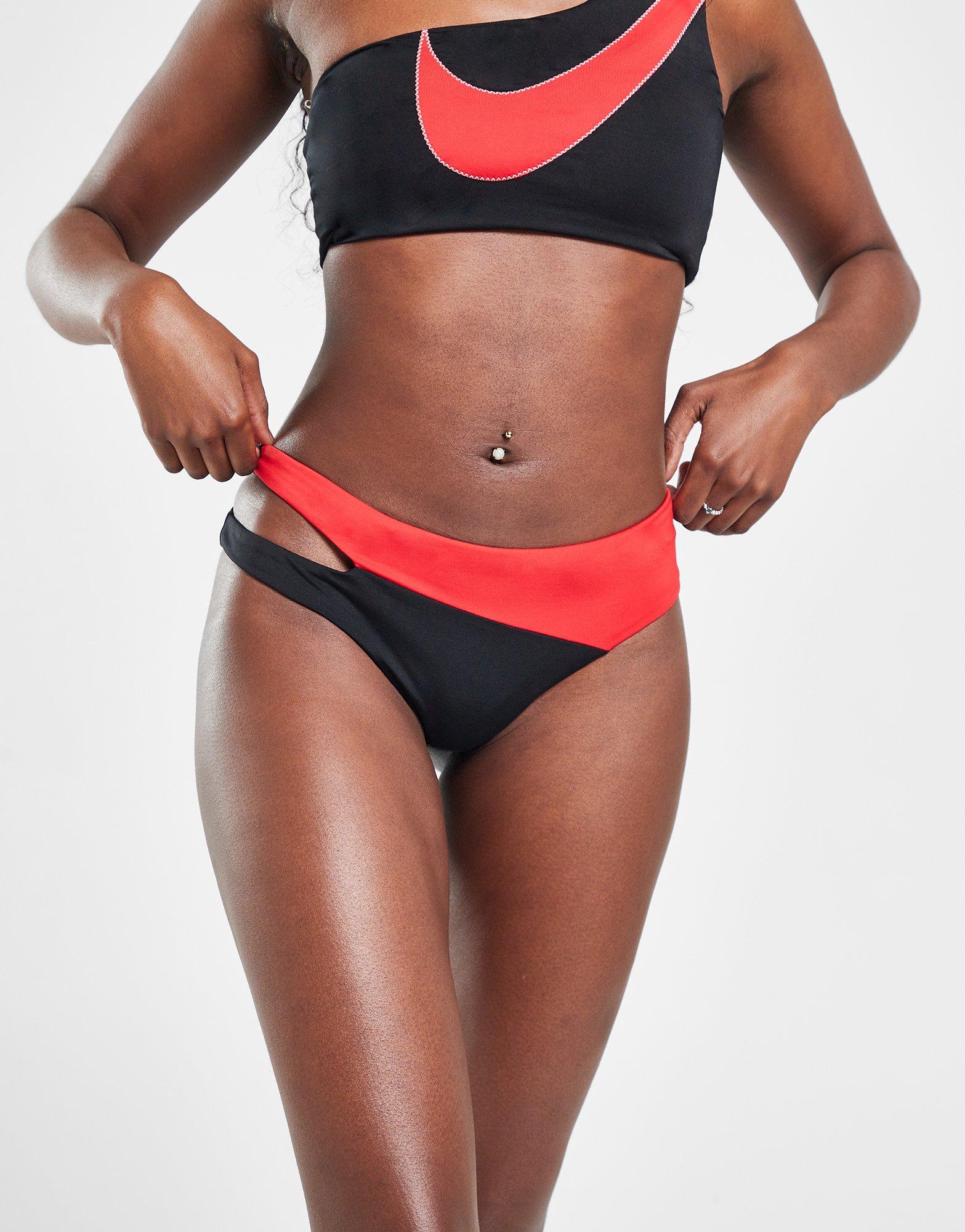 Nike Epäsymmetrinen bikinialaosa Naiset