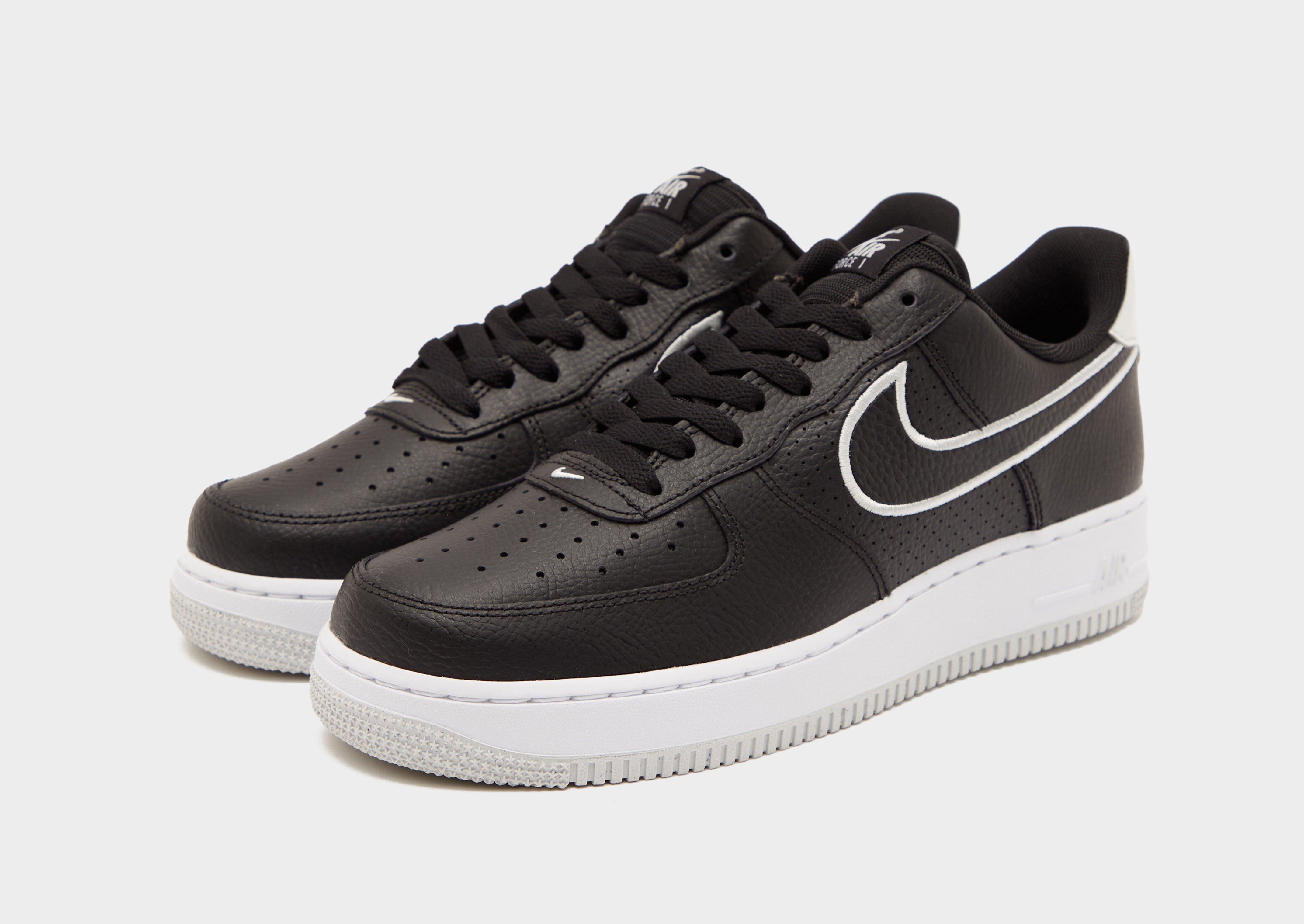 Nike Air Force Negras Suela Blanca