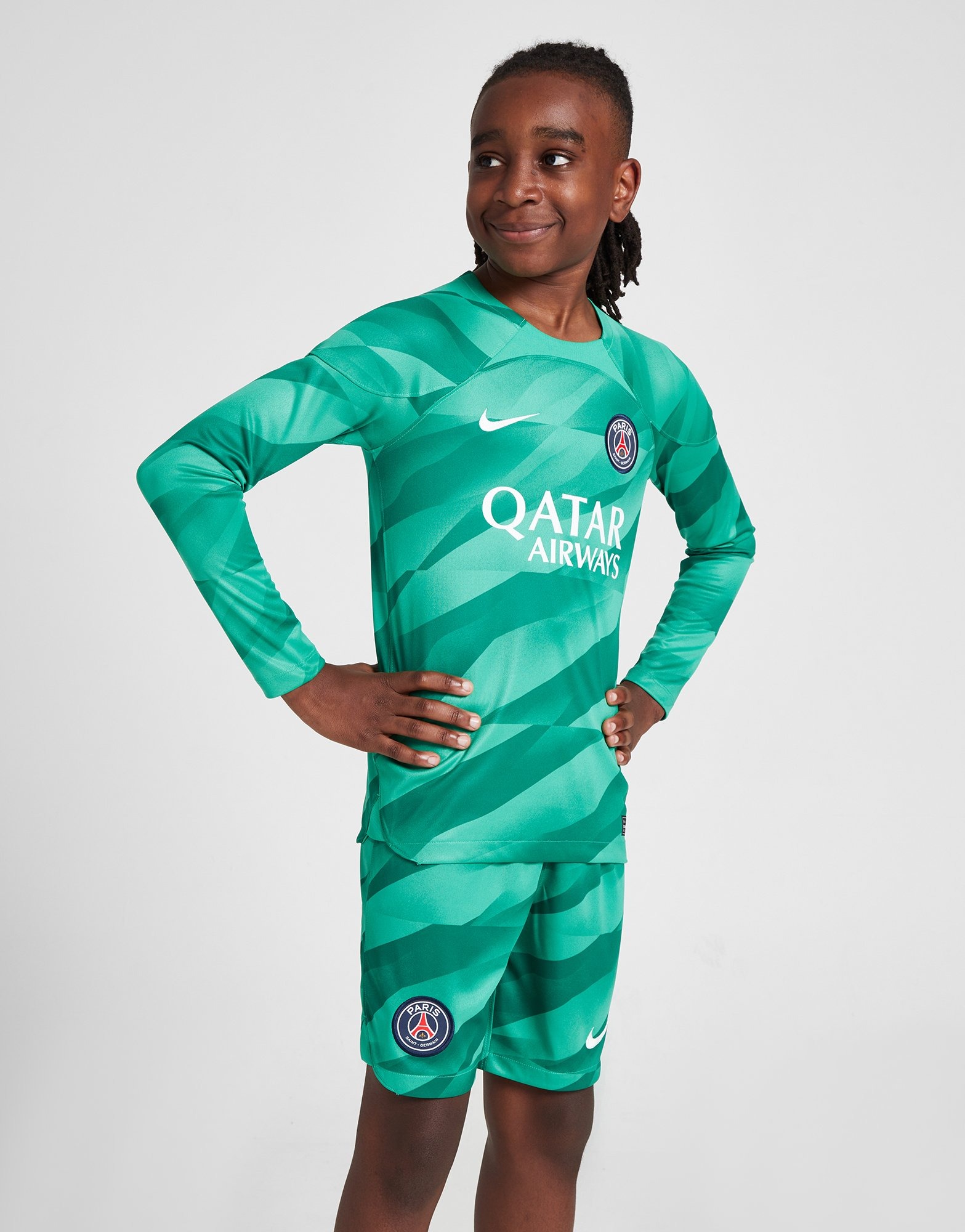 Green Nike Paris Saint Germain 2023/24 GK Home Shorts Junior | JD Sports UK