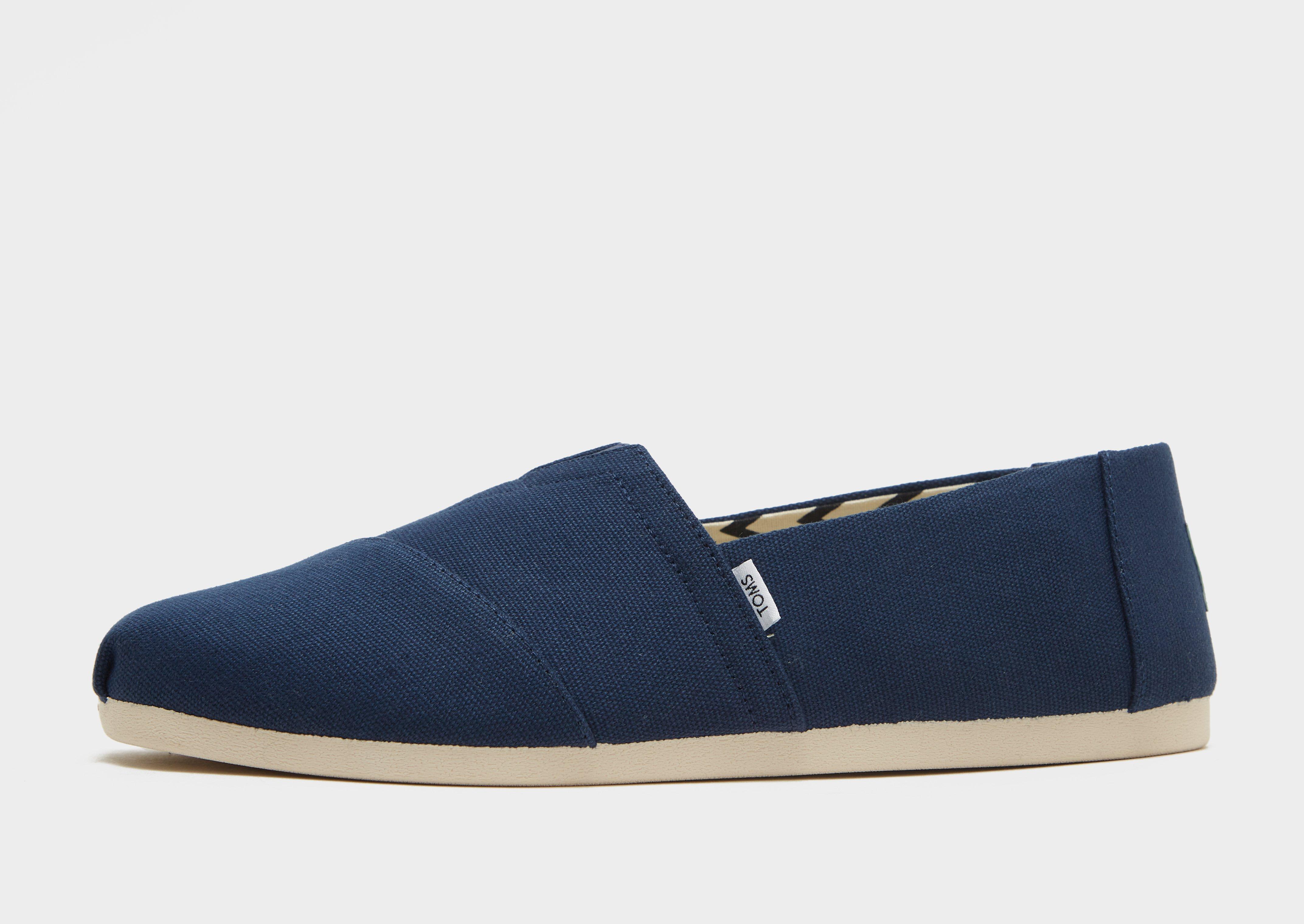 Toms on sale navy canvas