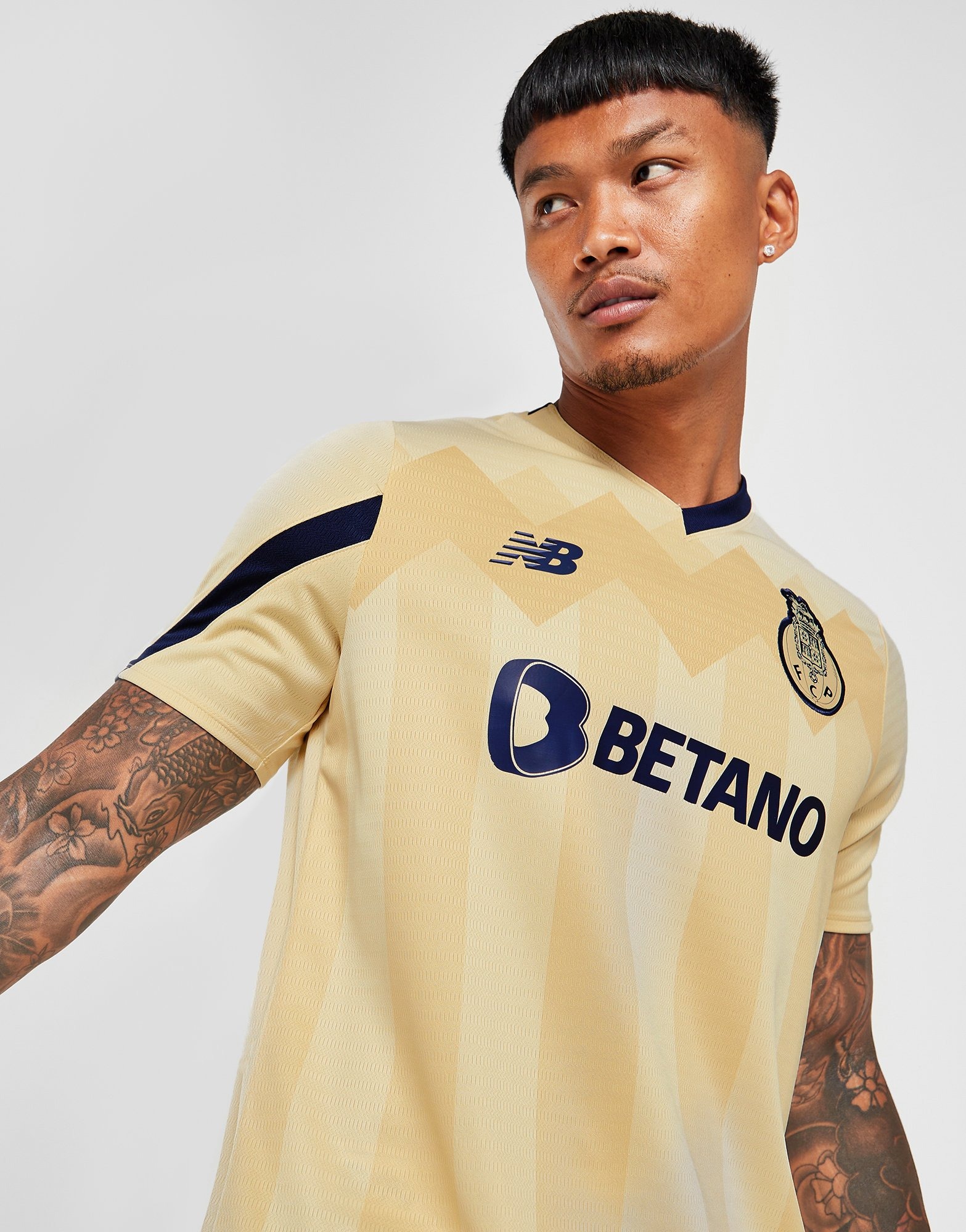 US brand New Balance unveils FC Porto's 23-24 Away kit