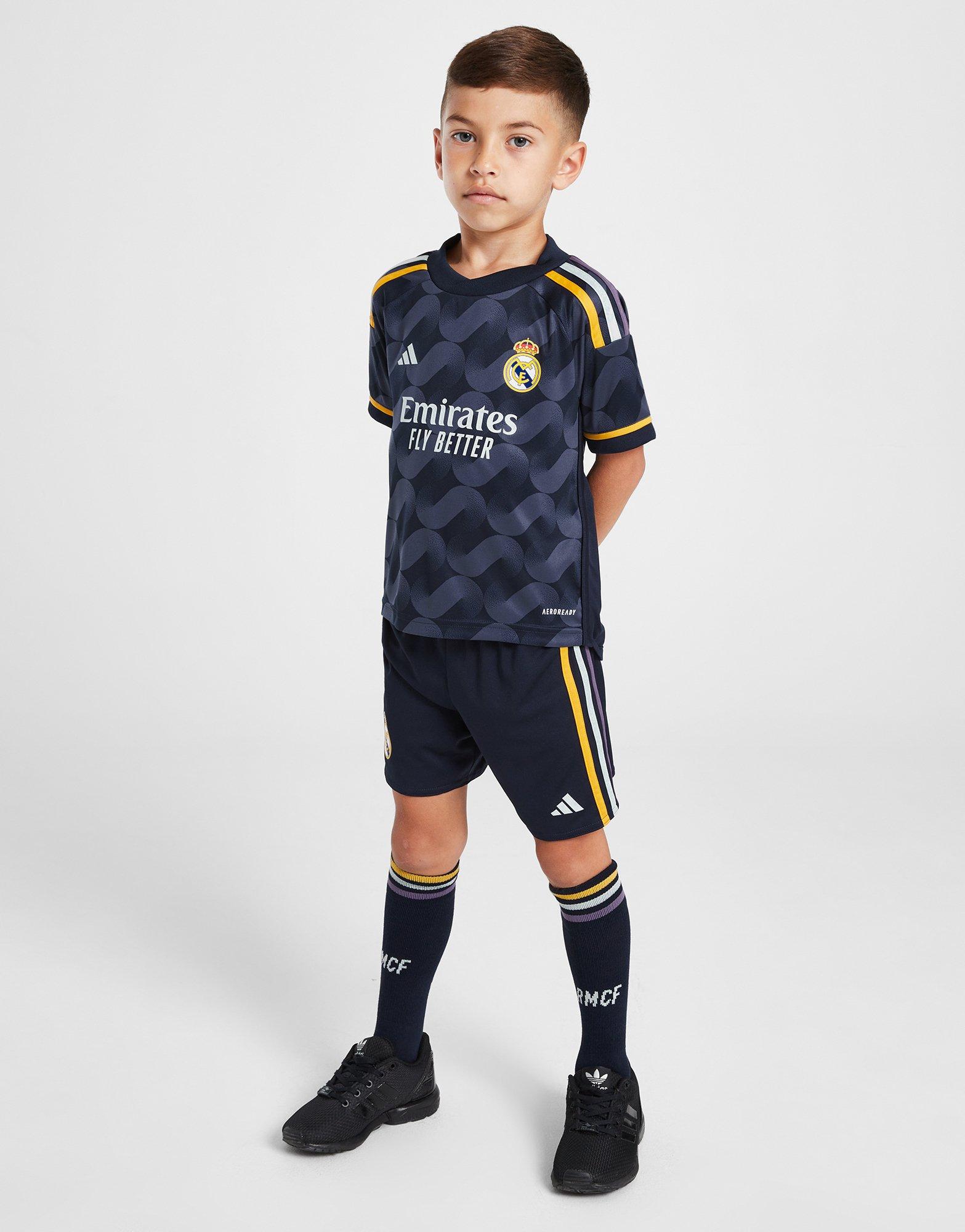 Real madrid kids store football kit