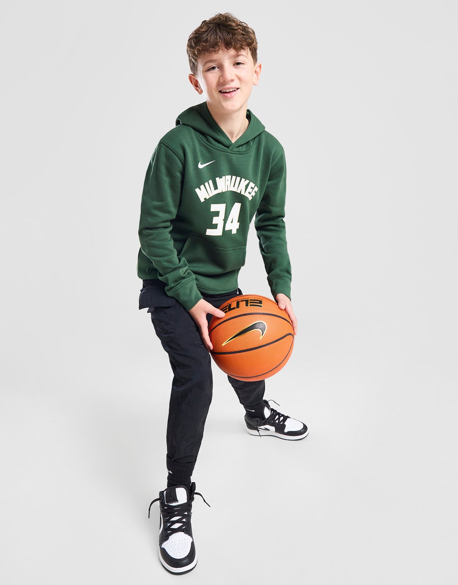 Green Nike NBA Milwaukee Bucks Antetokounmpo #34 Hoodie Jnr | JD Sports UK