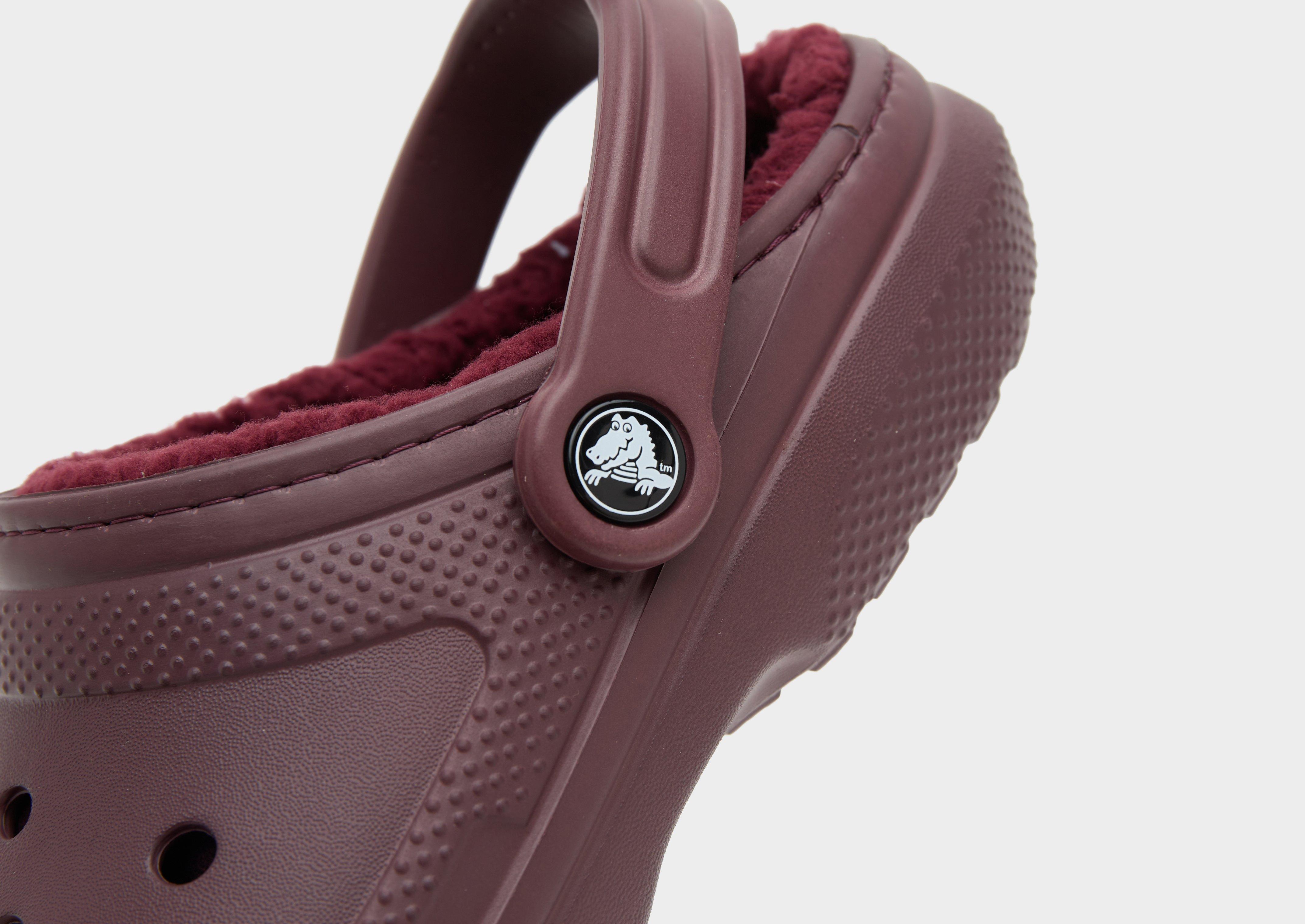 Maroon lined online crocs