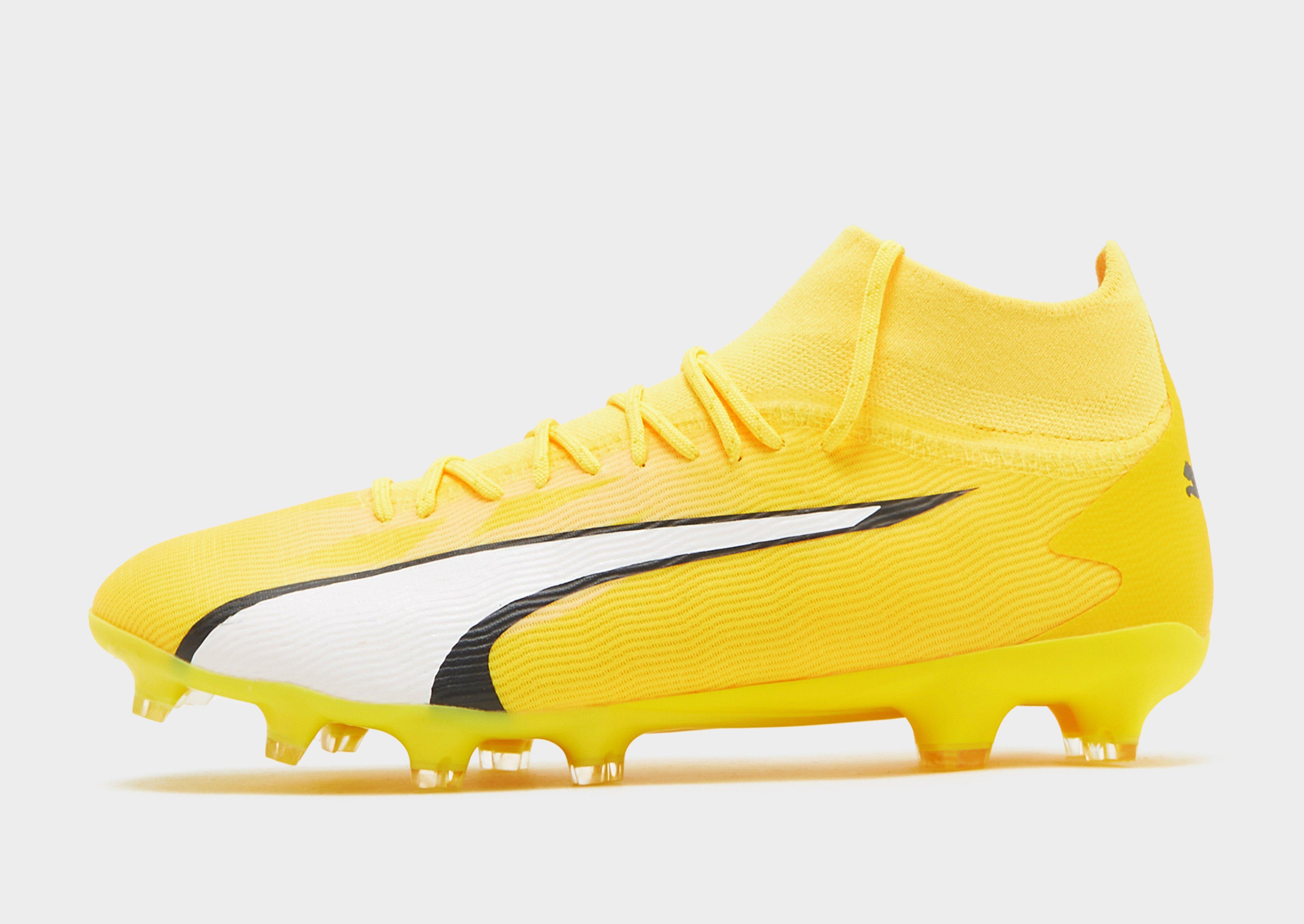 Puma yellow deals football boots