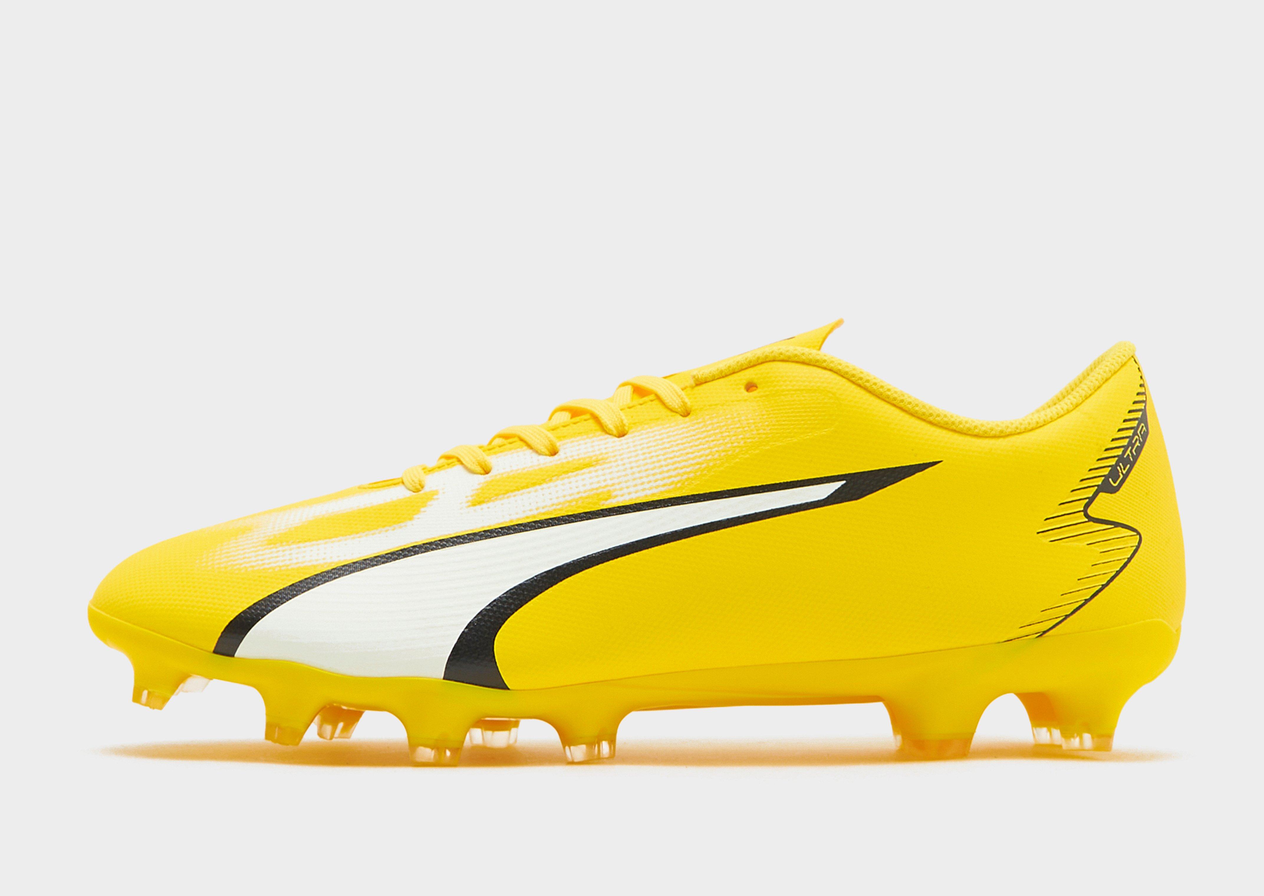 Yellow store football boots