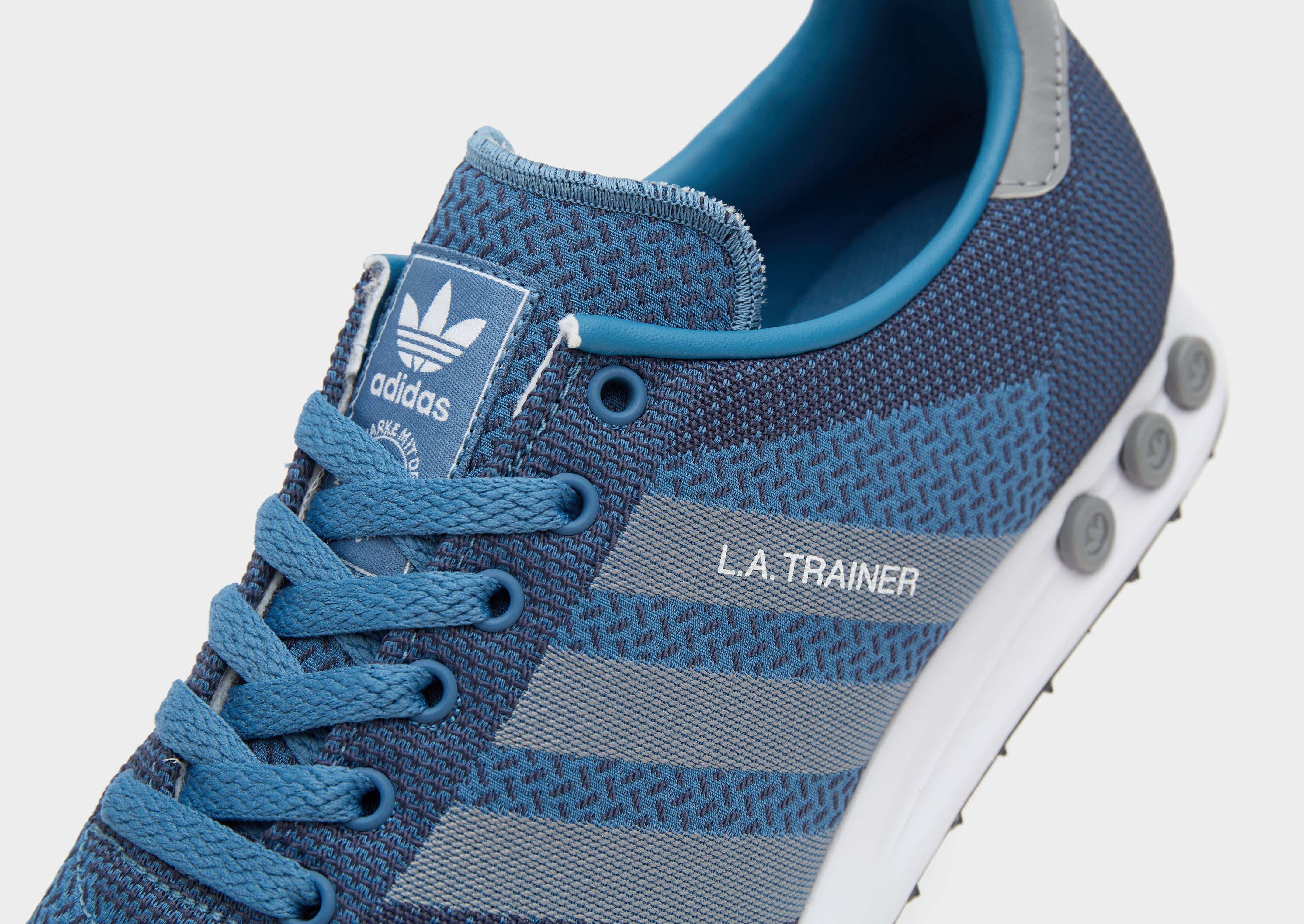 La trainer deals weave blue