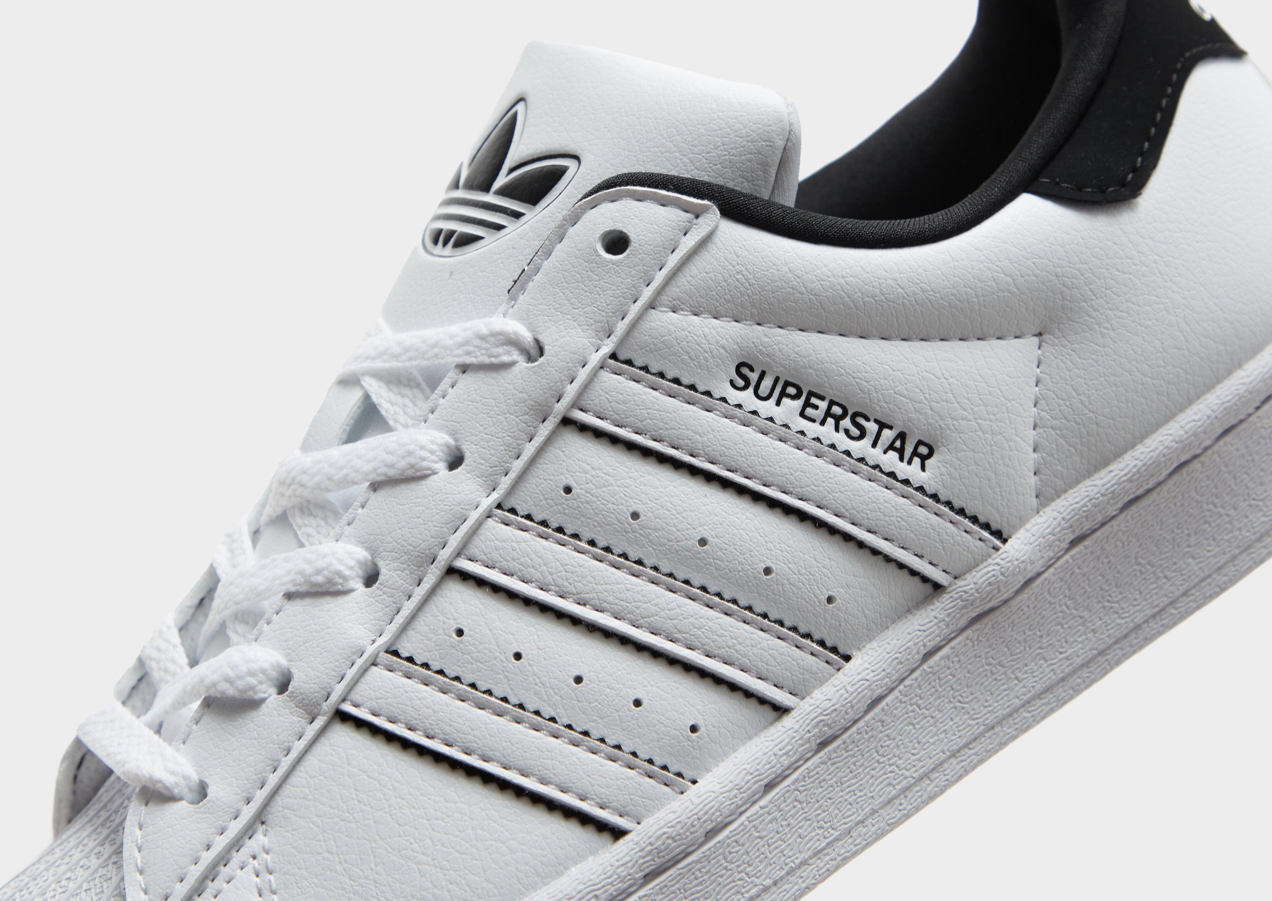 Adidas originals hotsell superstar junior white