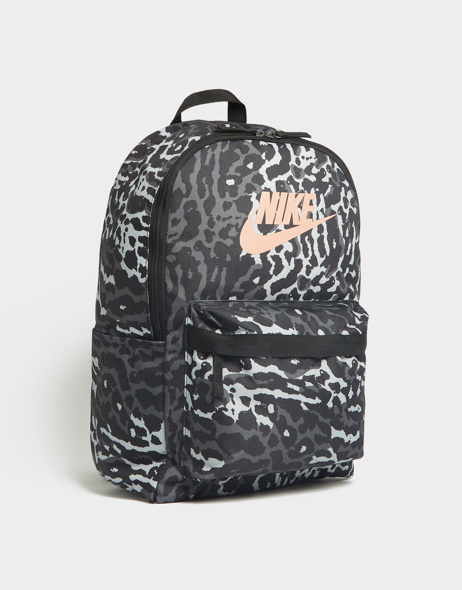 Nike Heritage tote with print in black