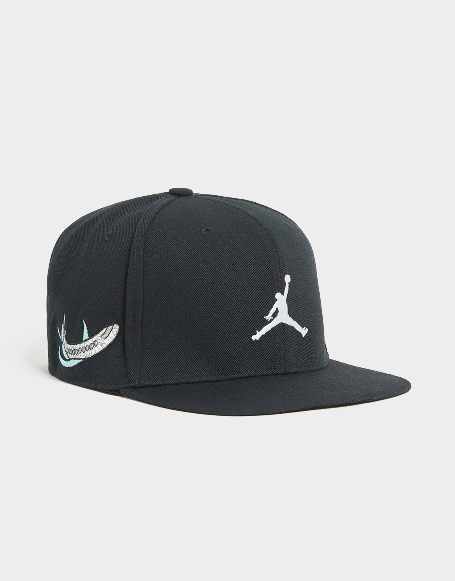 Nike best sale snapback white