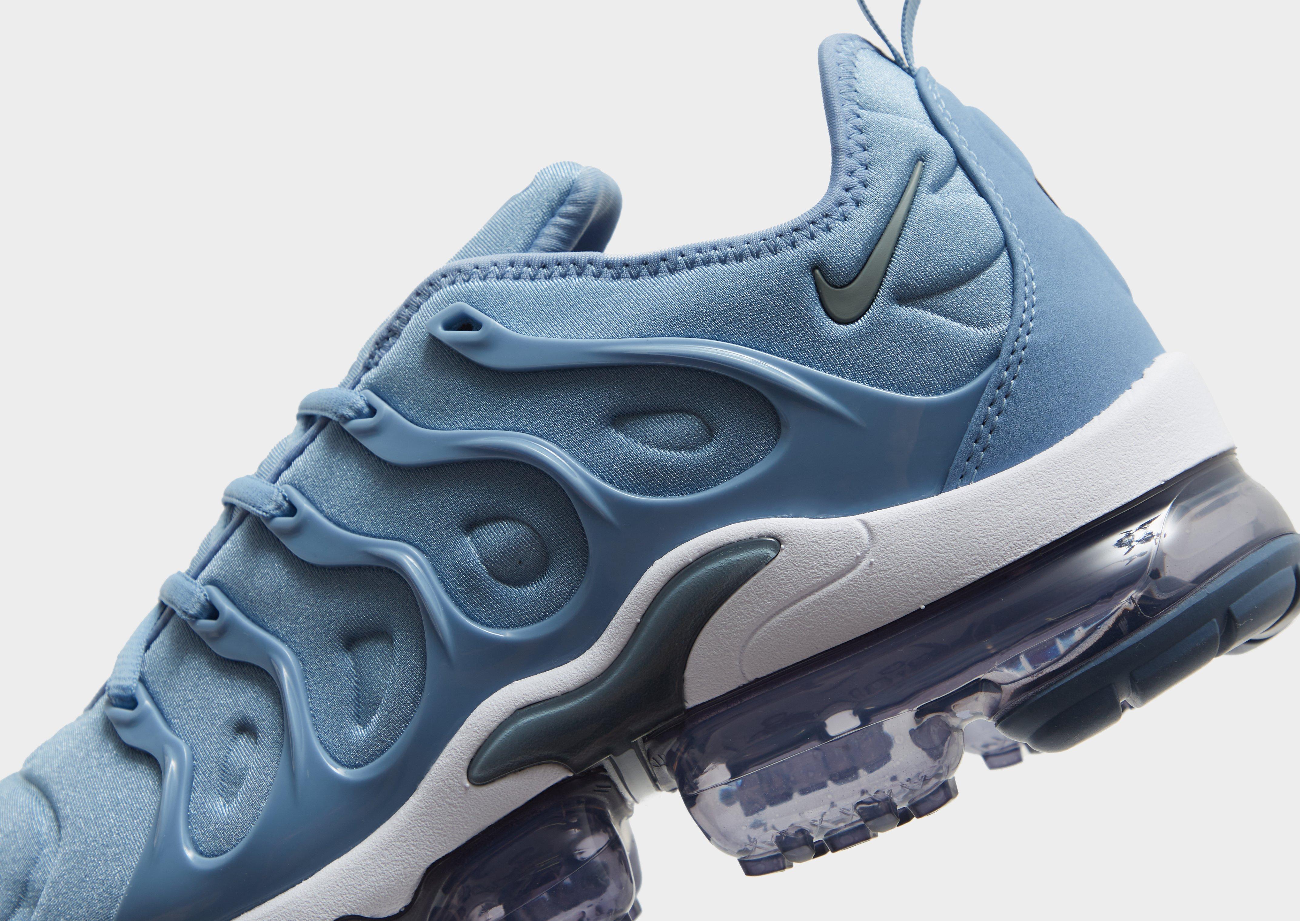 Vapormax on sale blue nike