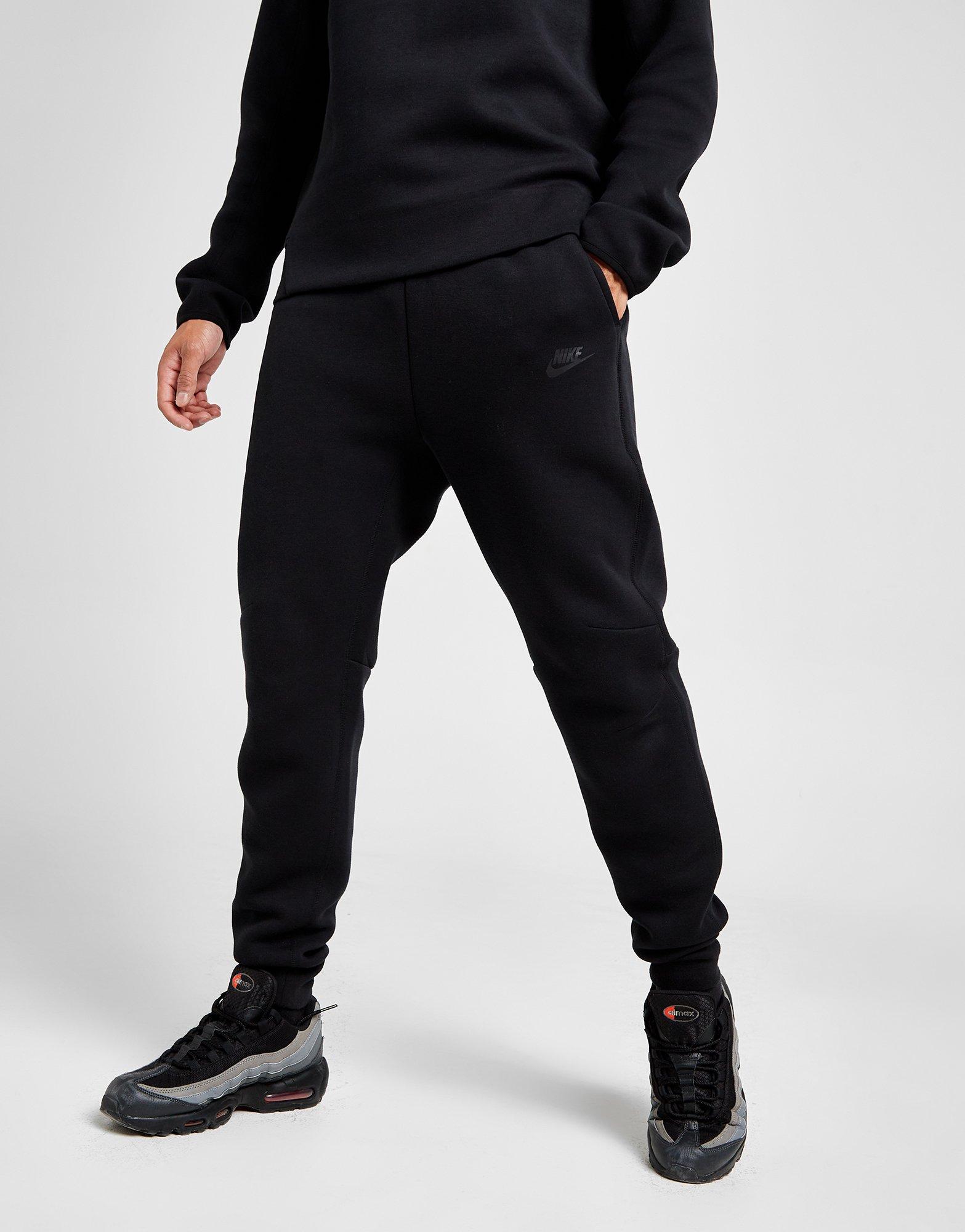 Black nike hotsell sweatpants joggers