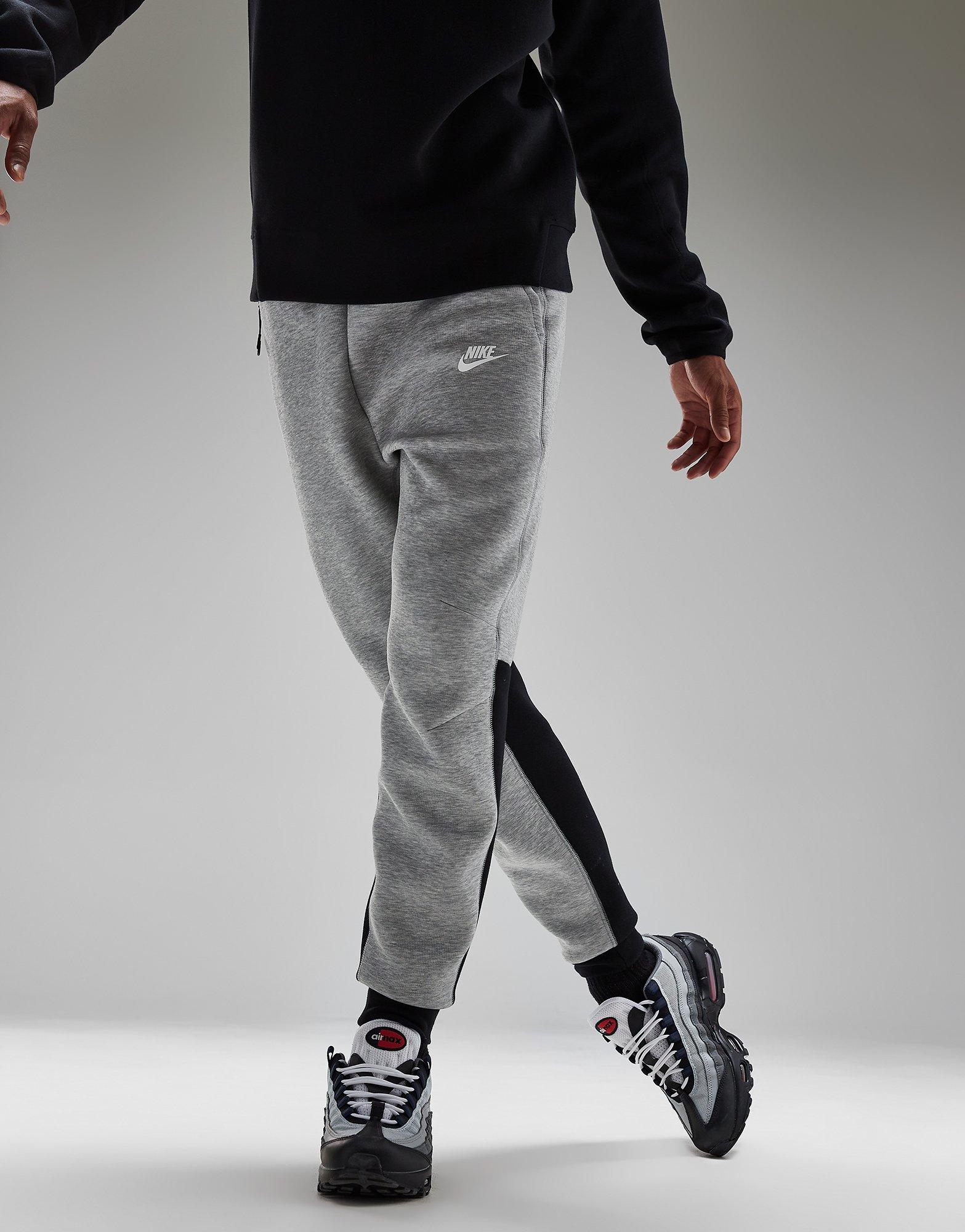 Nike tech fleece sales joggers v2