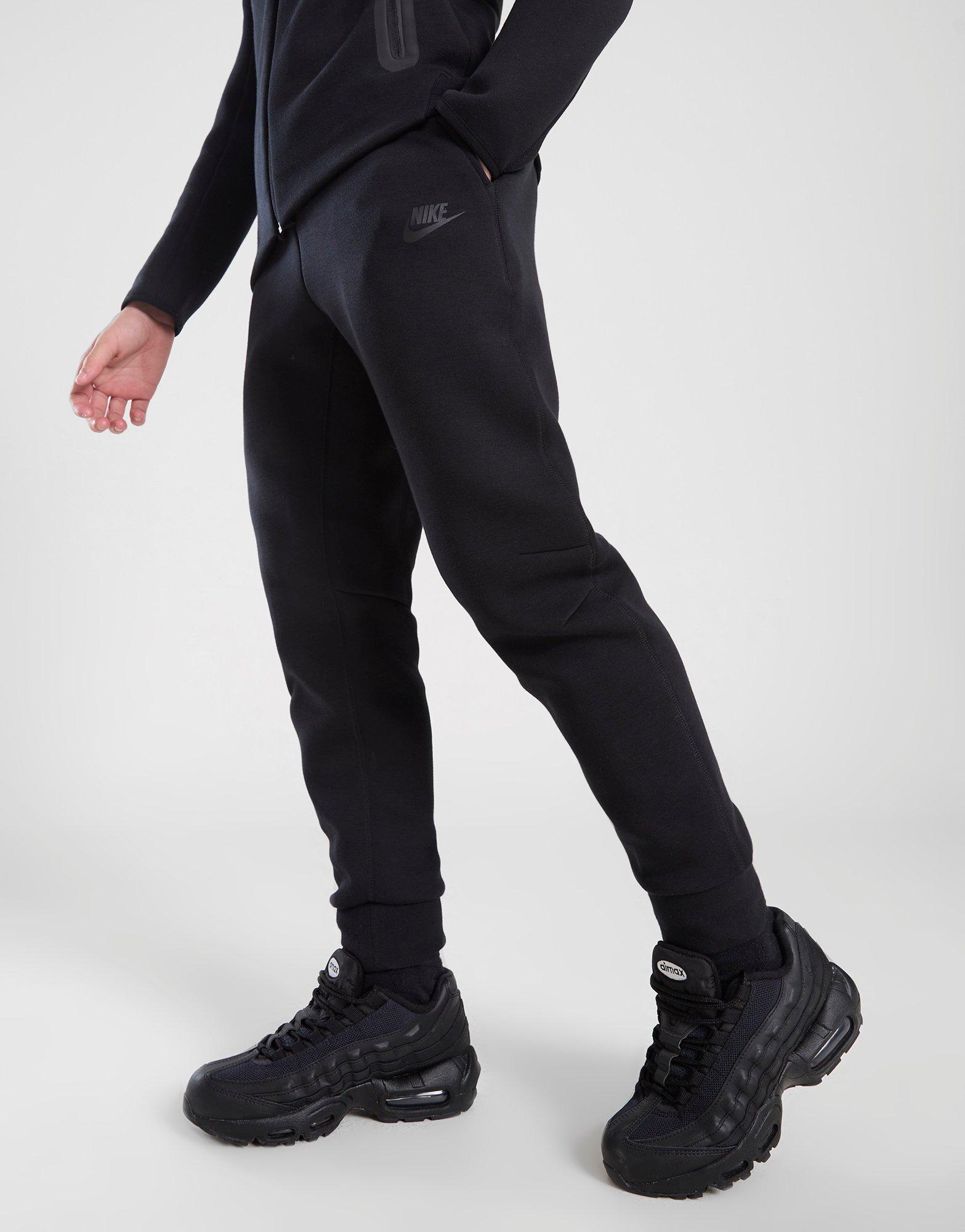 Black nike fleece discount joggers