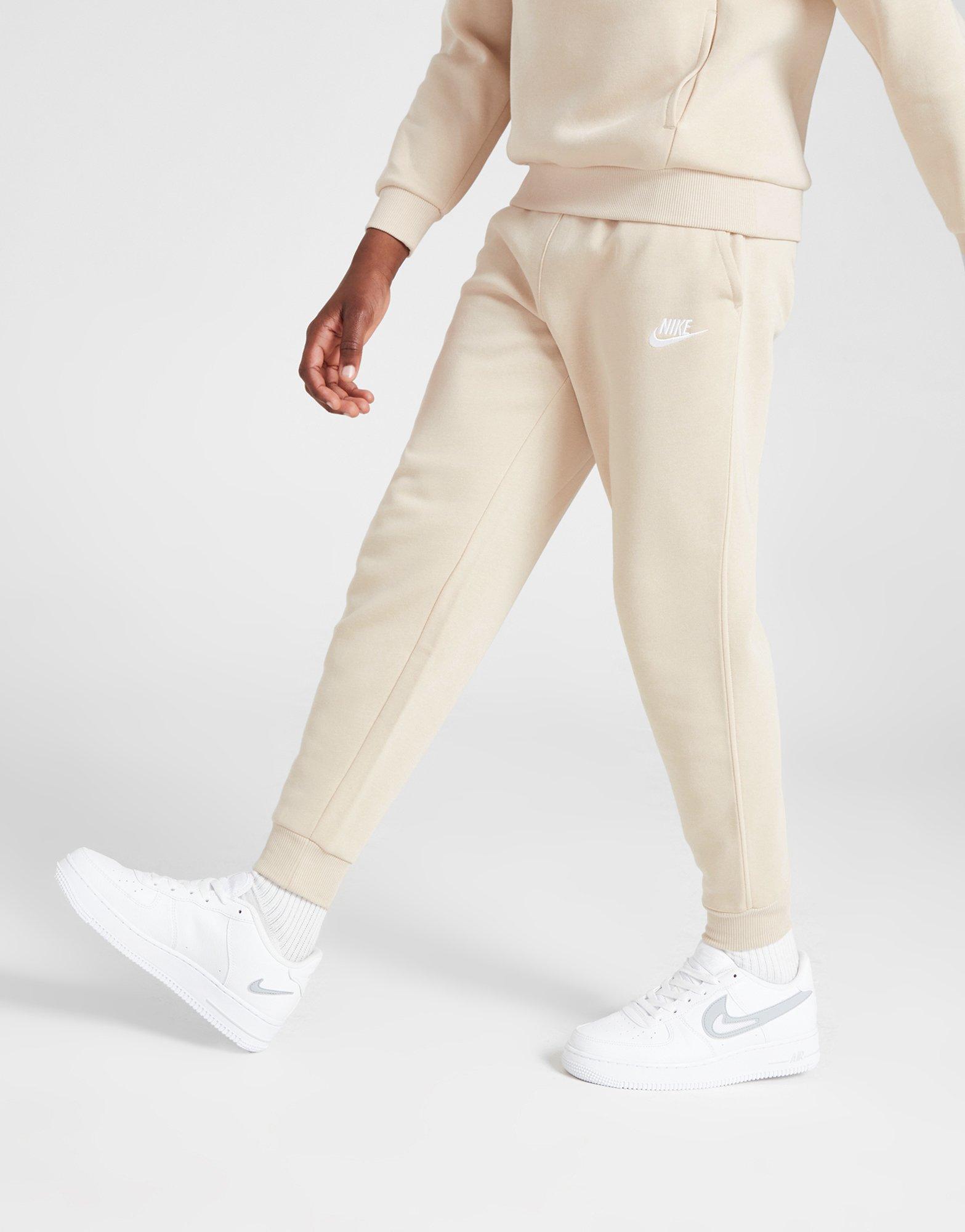 Jogging deals nike beige