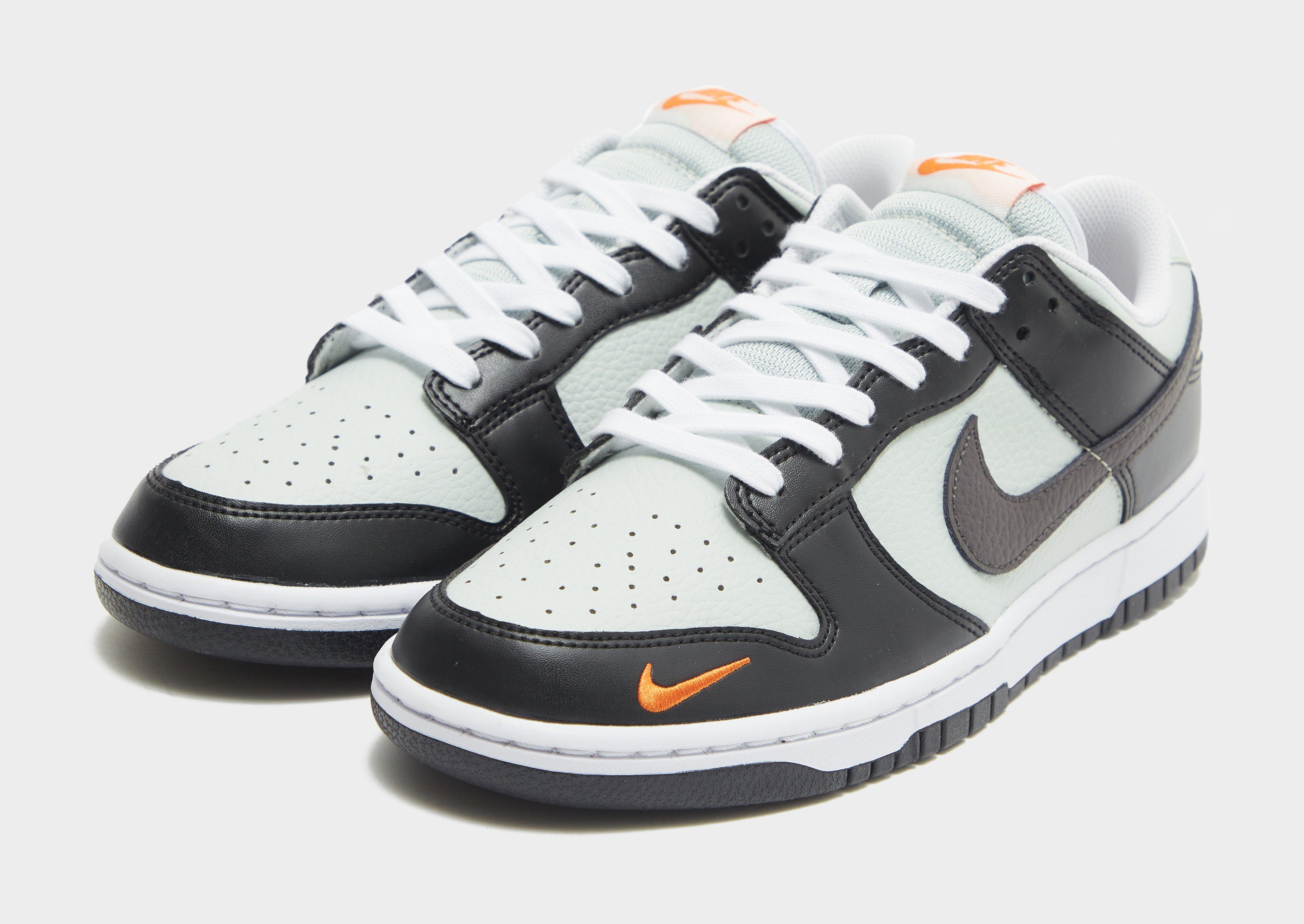 Black and silver nike dunks hotsell