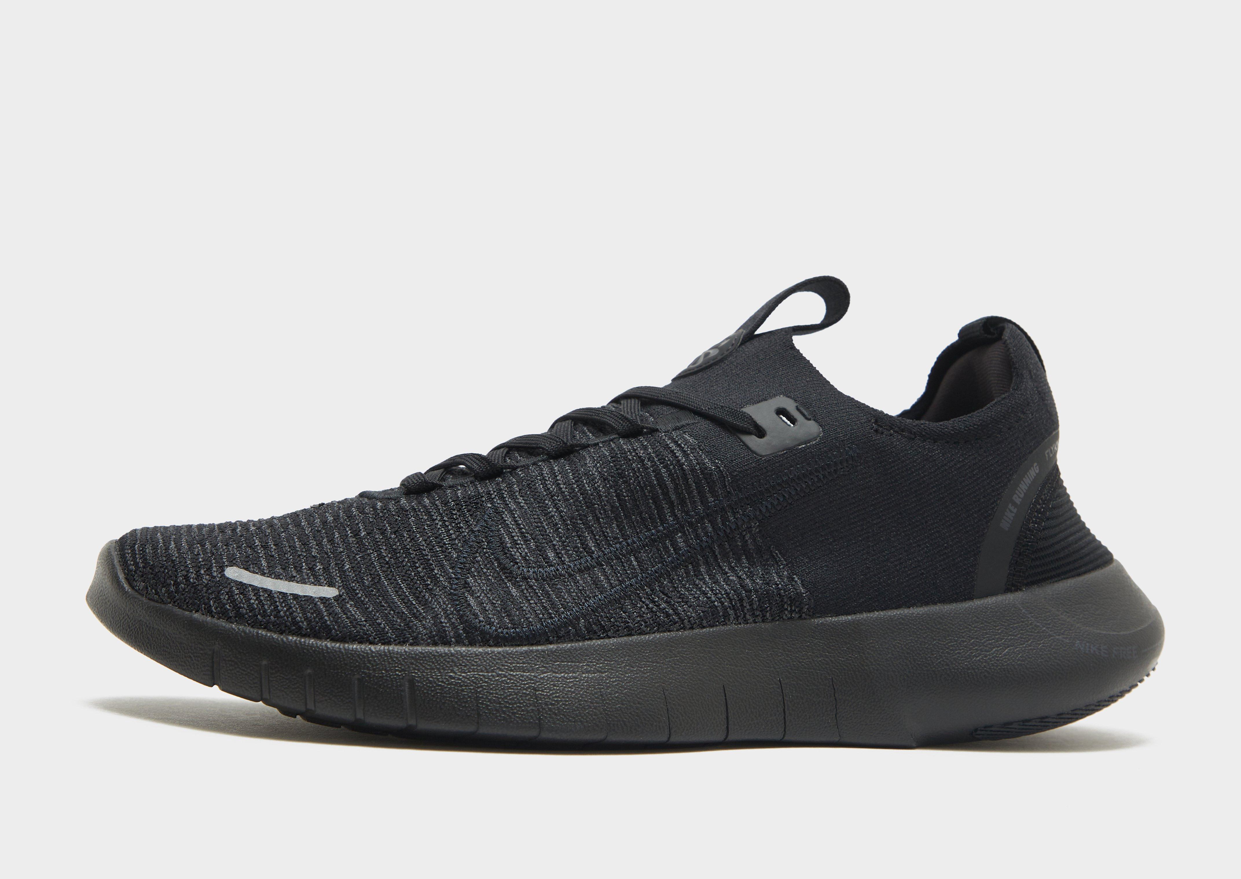 Nike free hotsell tr flyknit sneakers