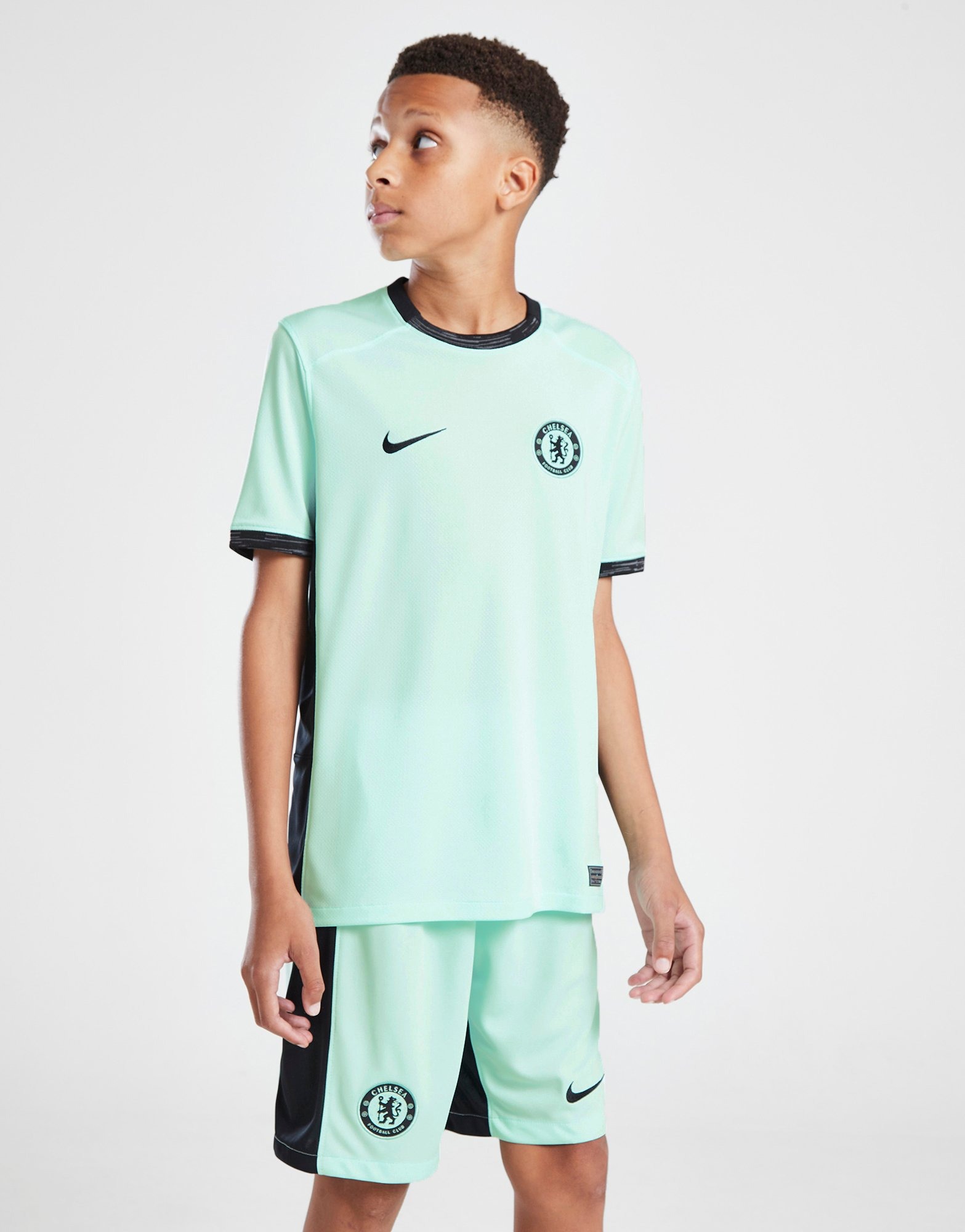 Green Nike Chelsea FC 2023/24 Third Shorts Junior | JD Sports UK