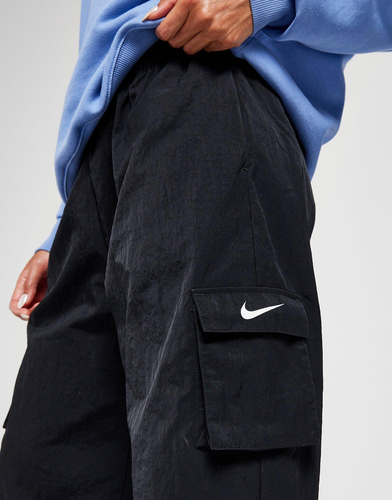 Nike Essential Woven Cargo Pants