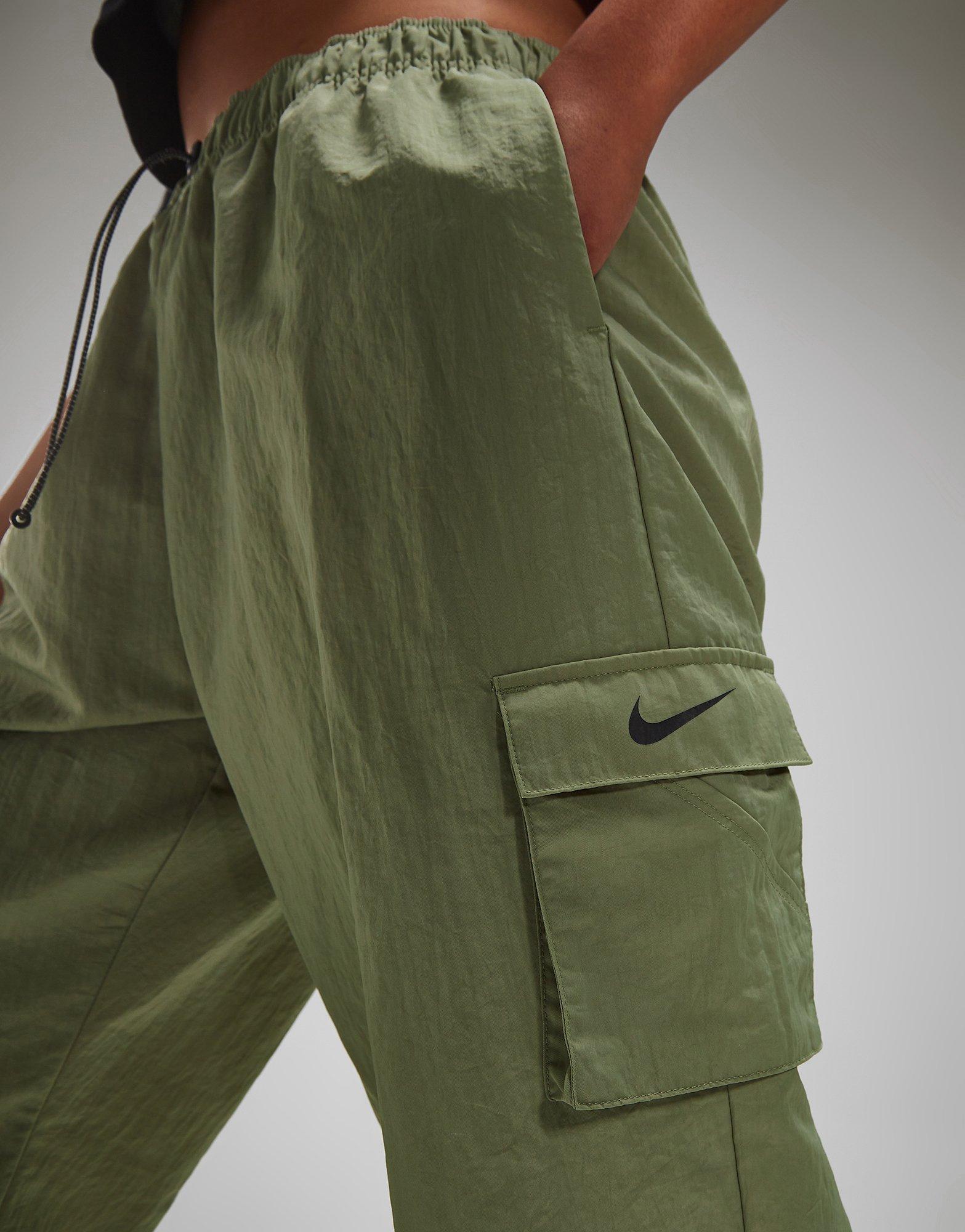 Nike Essential Woven Cargo Pants
