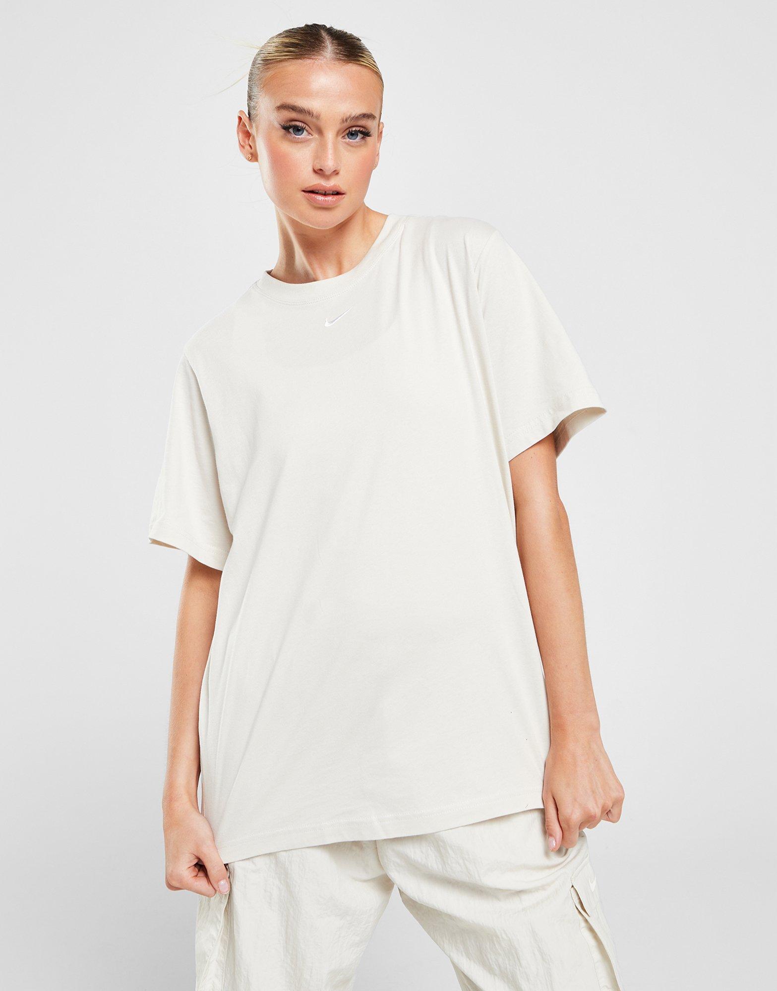 Nike boyfriend hotsell t shirt white