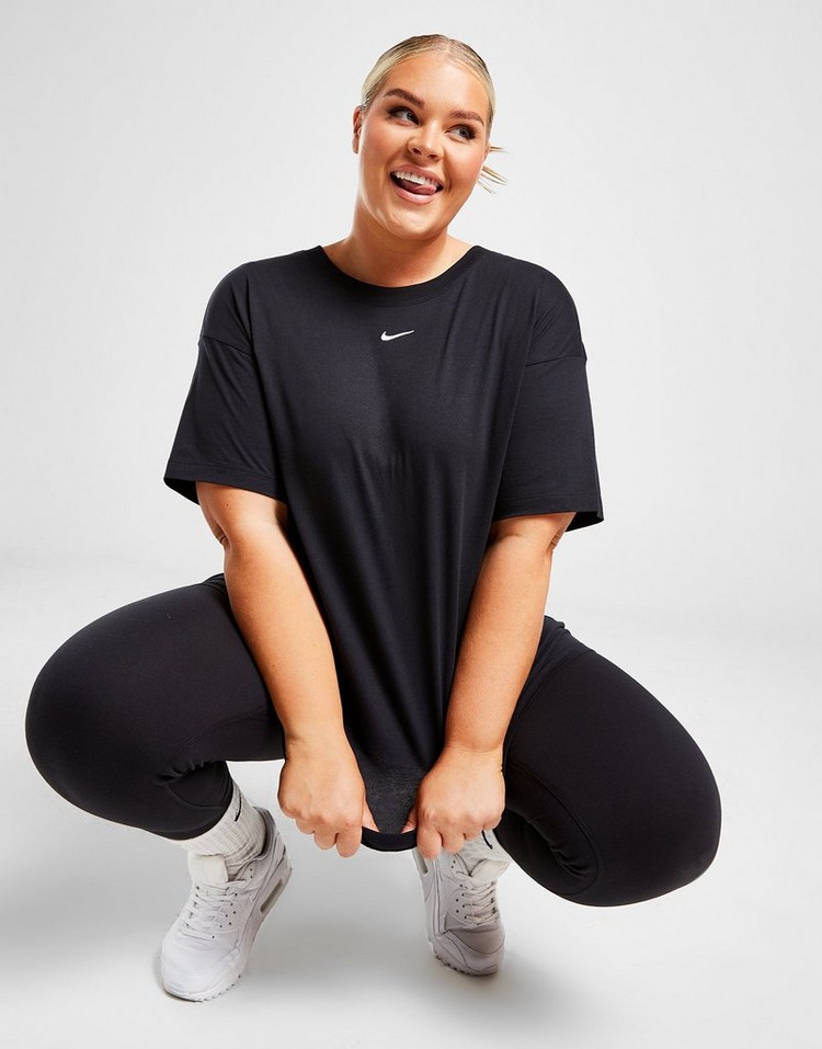 Nike Plus Size Sportswear Essential Boyfriend T-Shirt