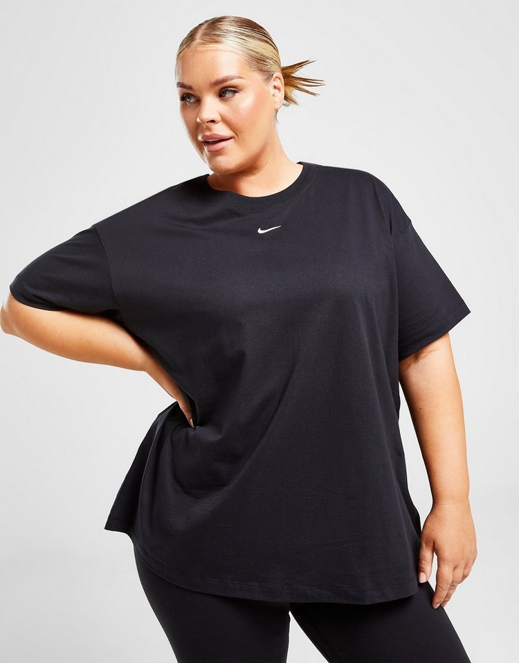 Nike Plus Size Sportswear Essential Boyfriend T-Shirt