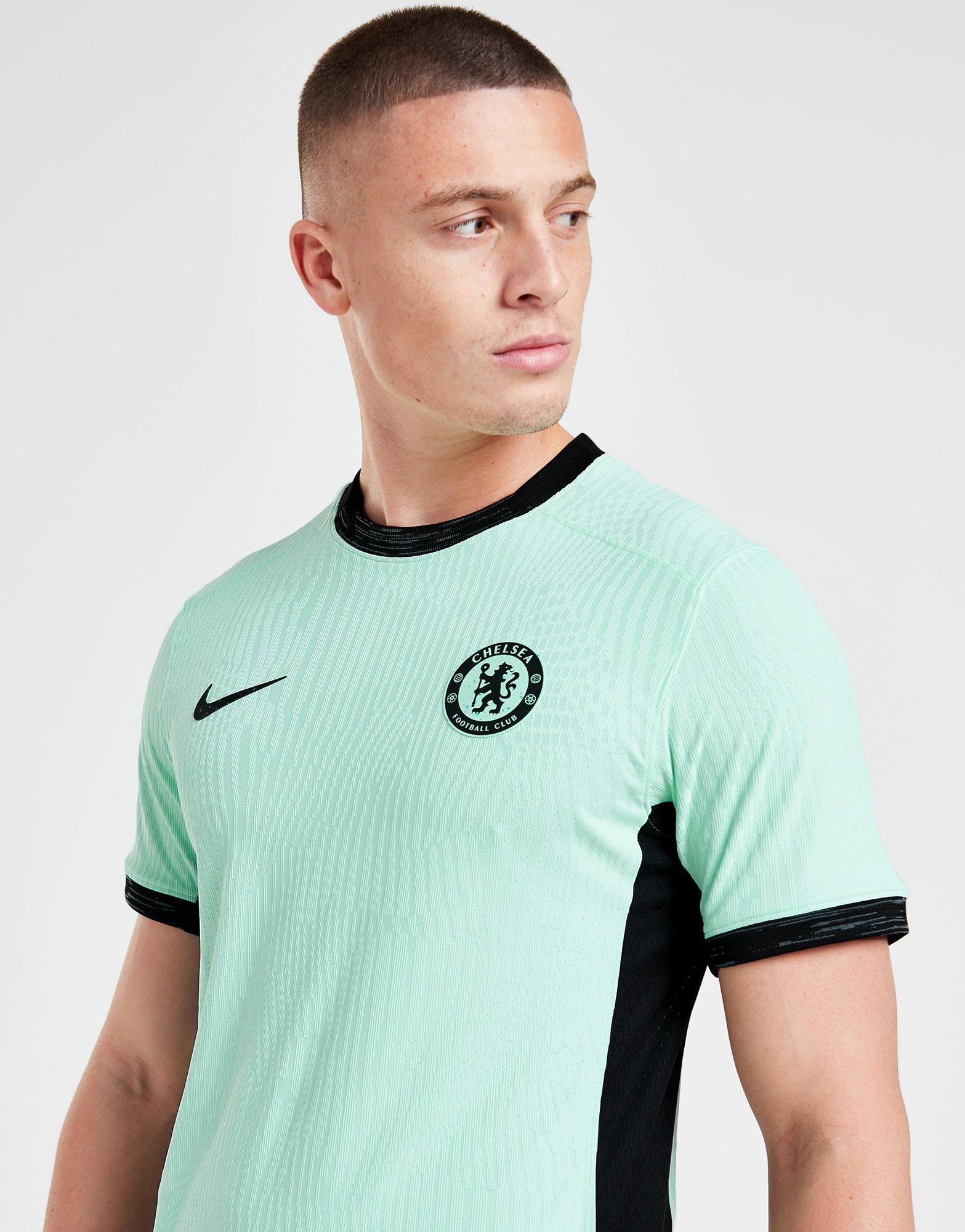 Chelsea sales nike kit