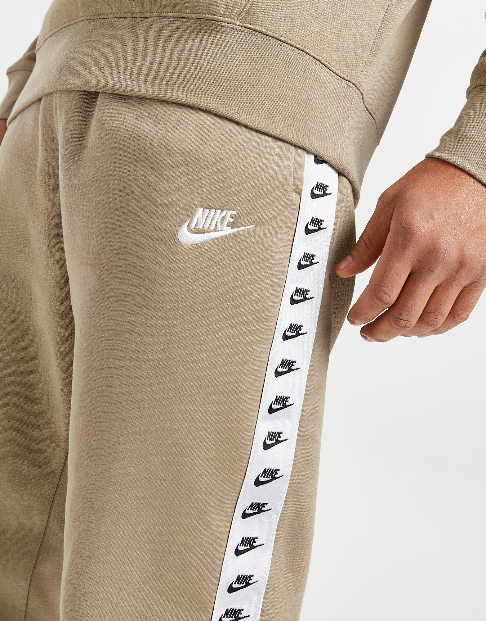 Jogging 2025 nike tape