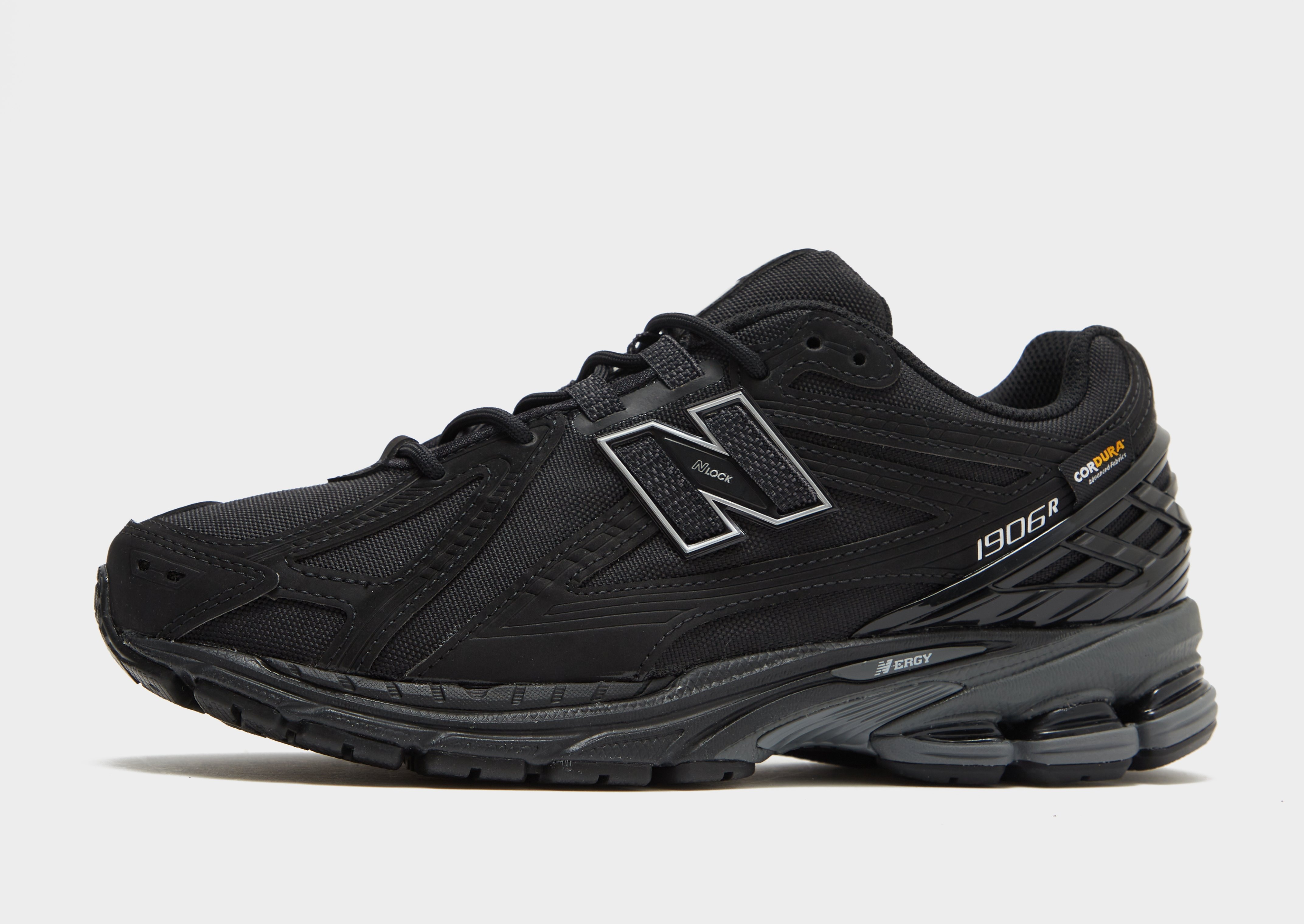 New Balance 1906R in Nero | JD Sports