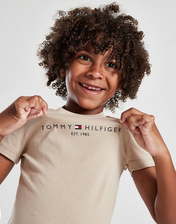 præmedicinering foretrække om Brun Tommy Hilfiger Essential Logo T-Shirt Børn - JD Sports Danmark