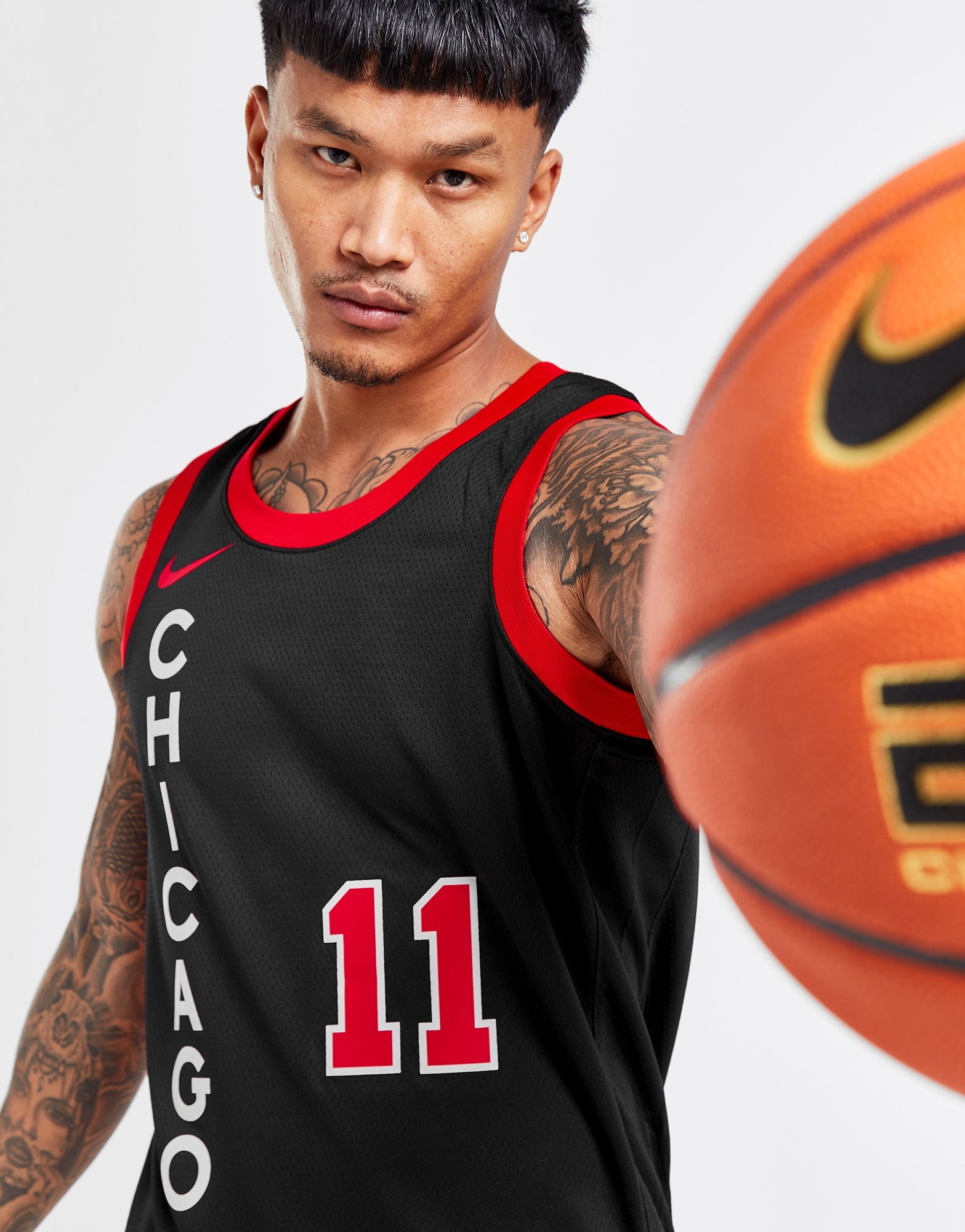 Black Nike NBA Chicago Bulls DeRozan #11 Swingman Jersey | JD Sports UK