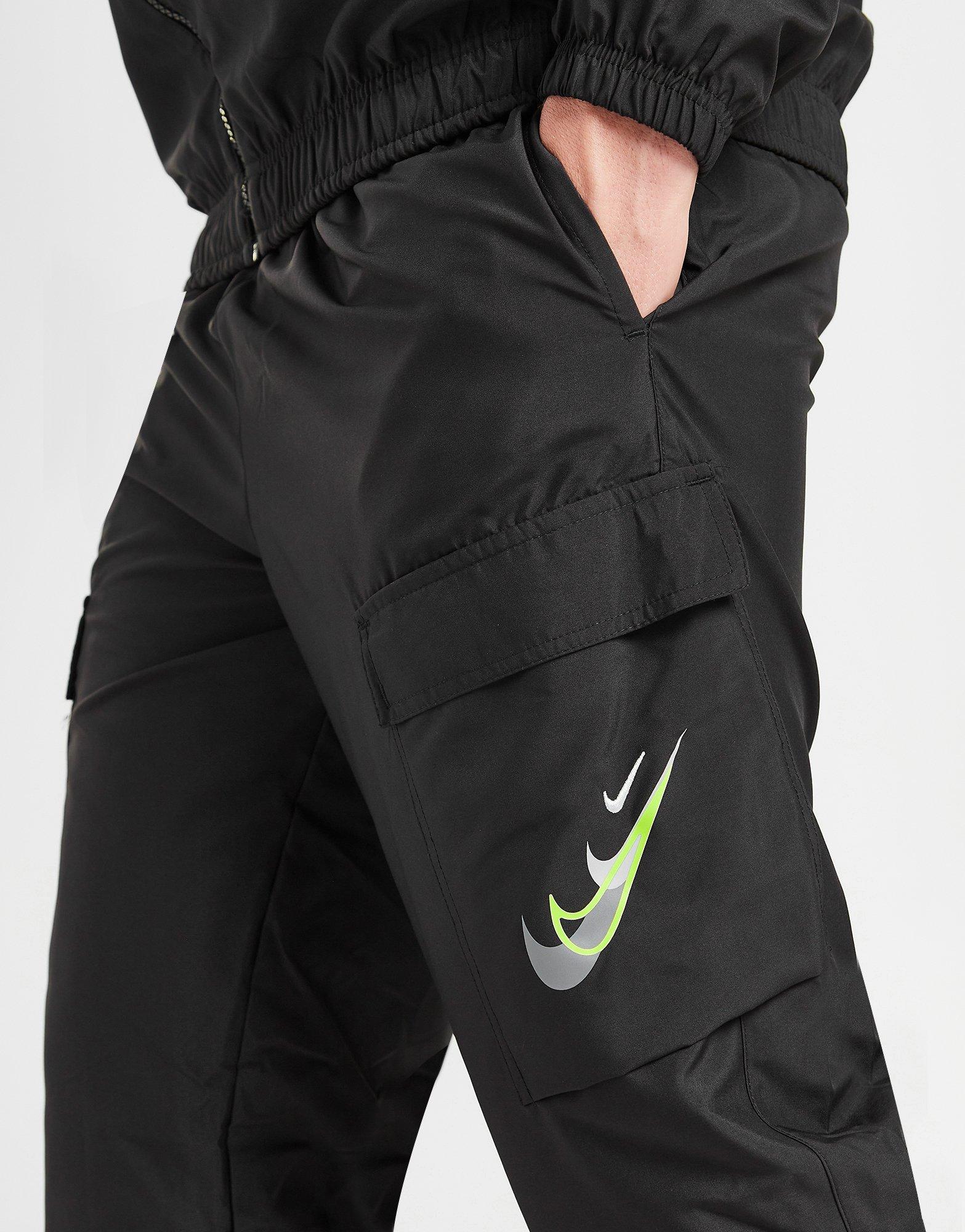 Nike swoosh cargo online pocket sweatpants in black