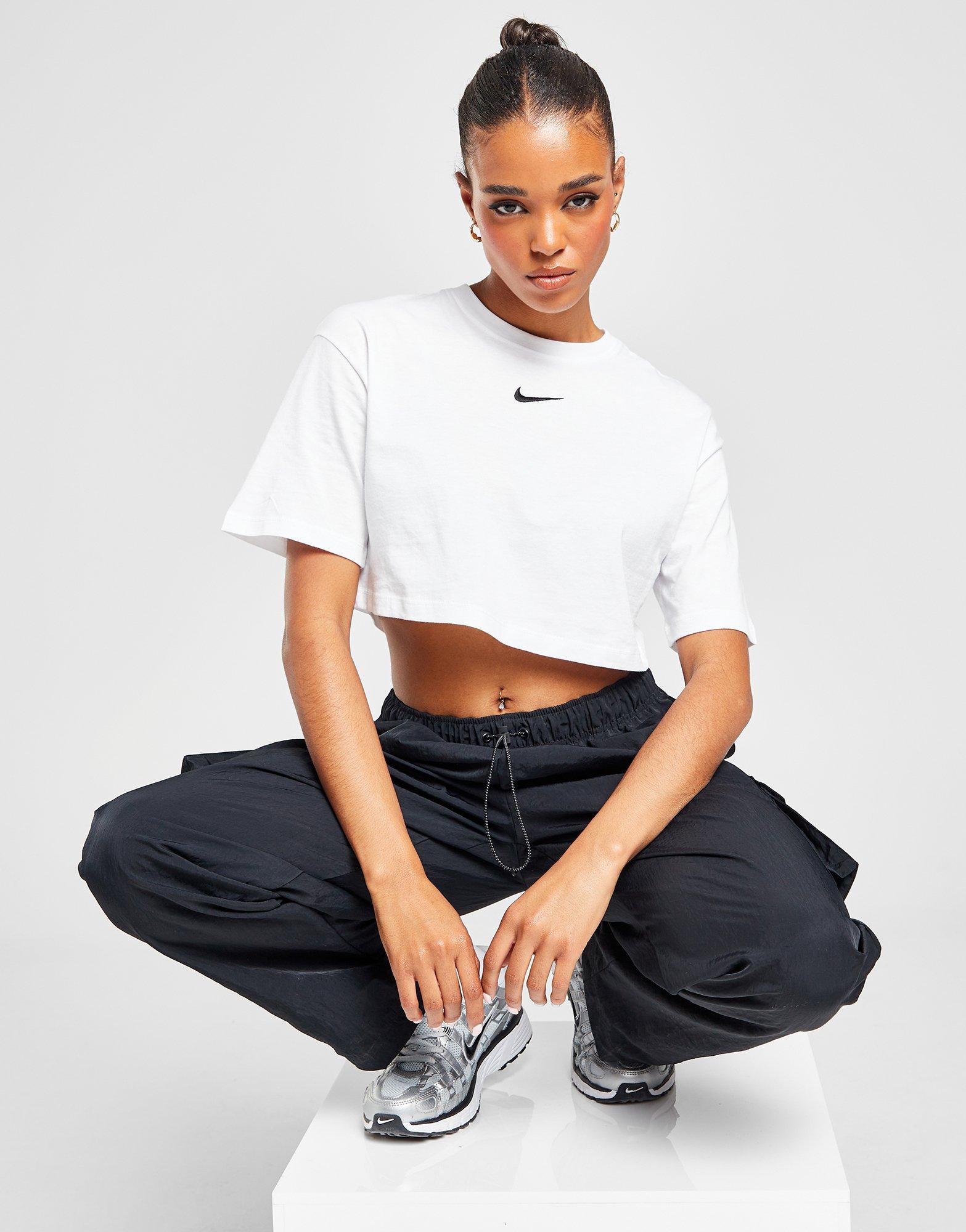 Cropped store nike tshirt