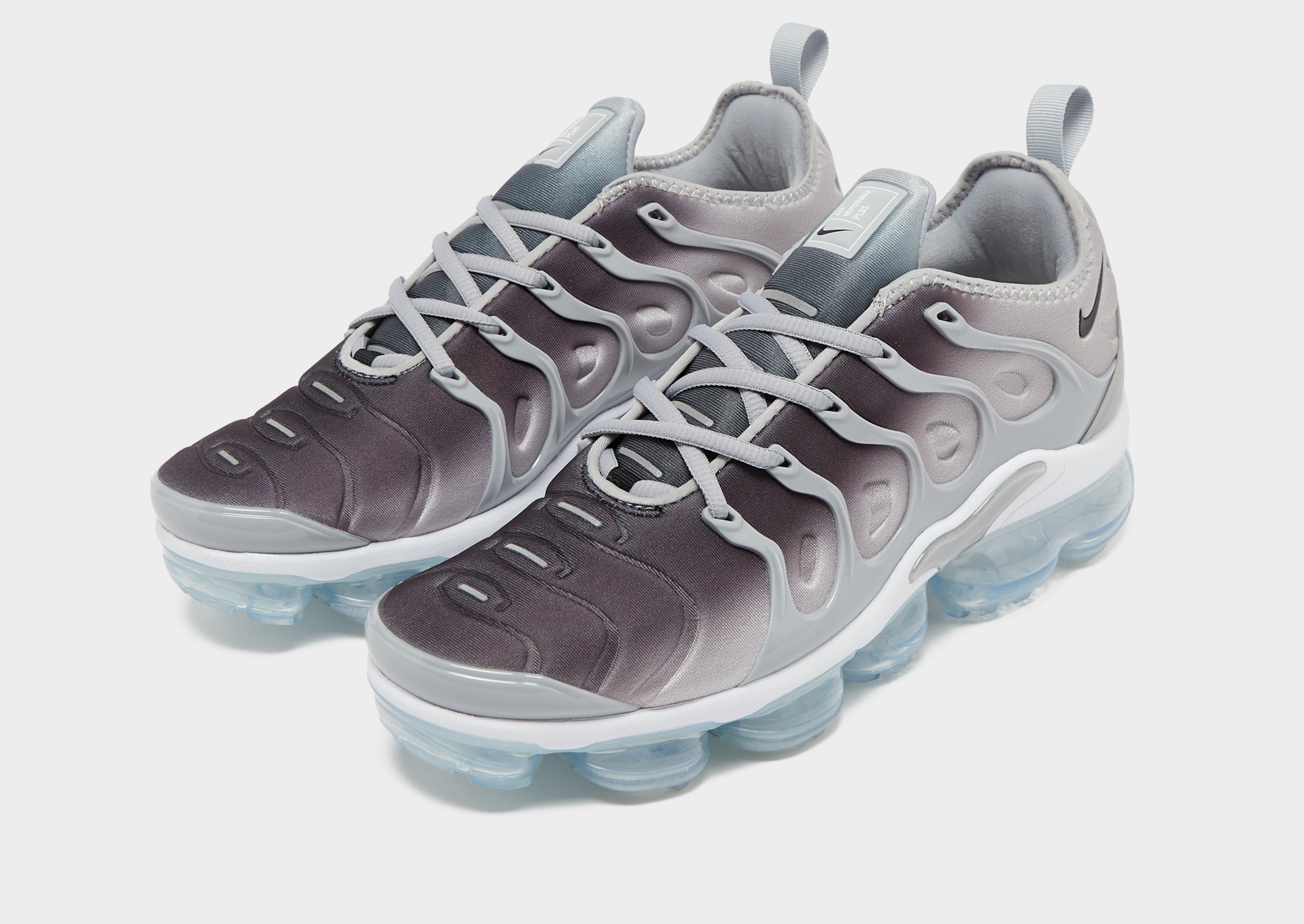 Men's nike air vapormax plus running shoes clearance grey