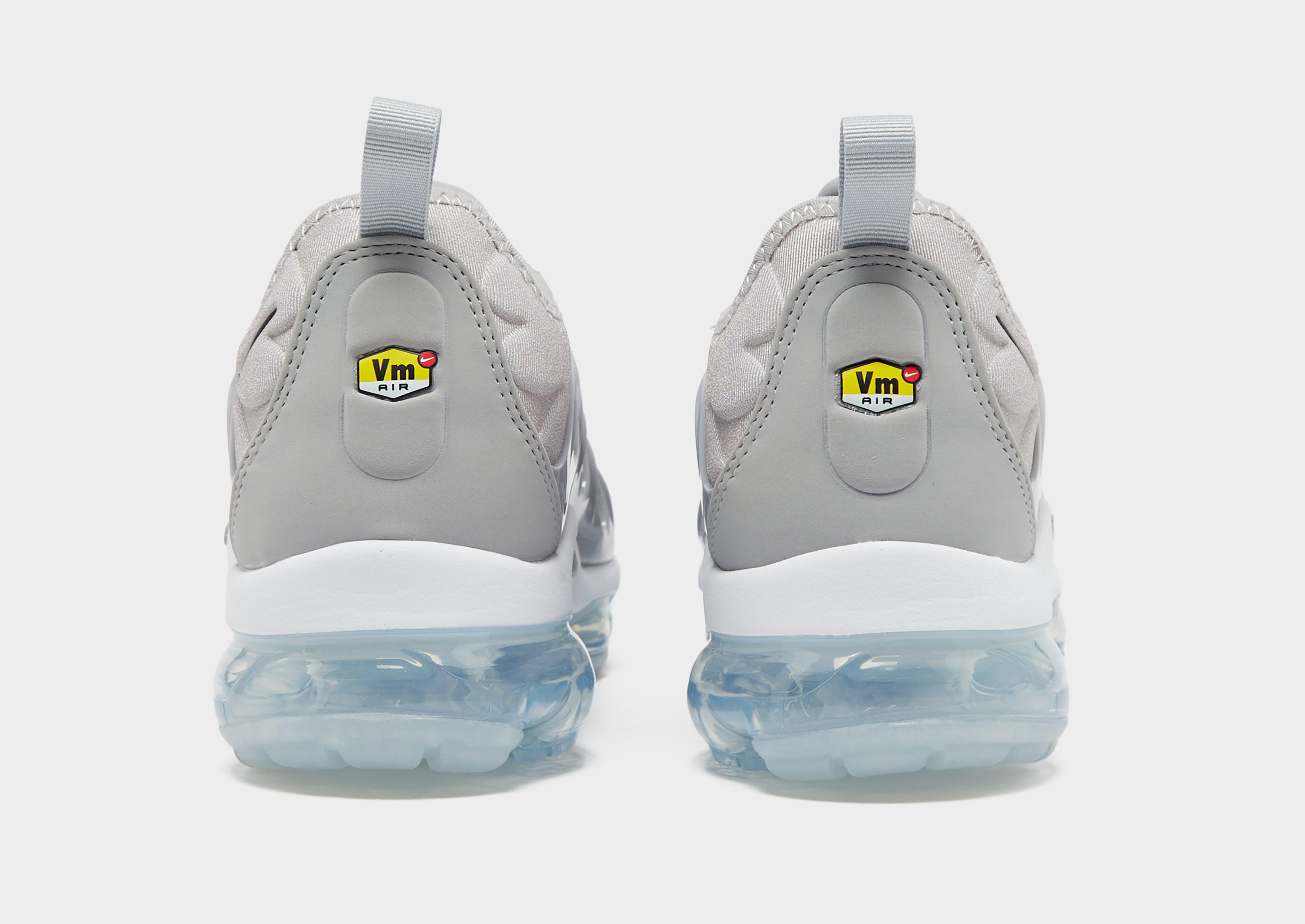 Mens vapormax plus grey sale