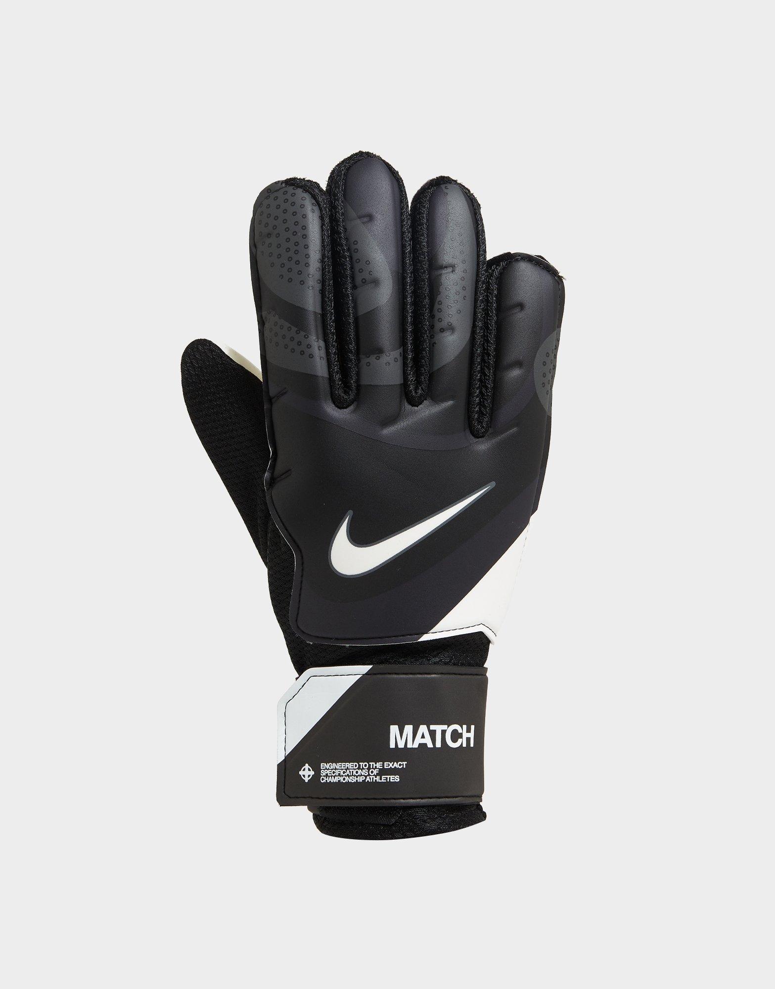 All black on sale nike goalkeeper gloves