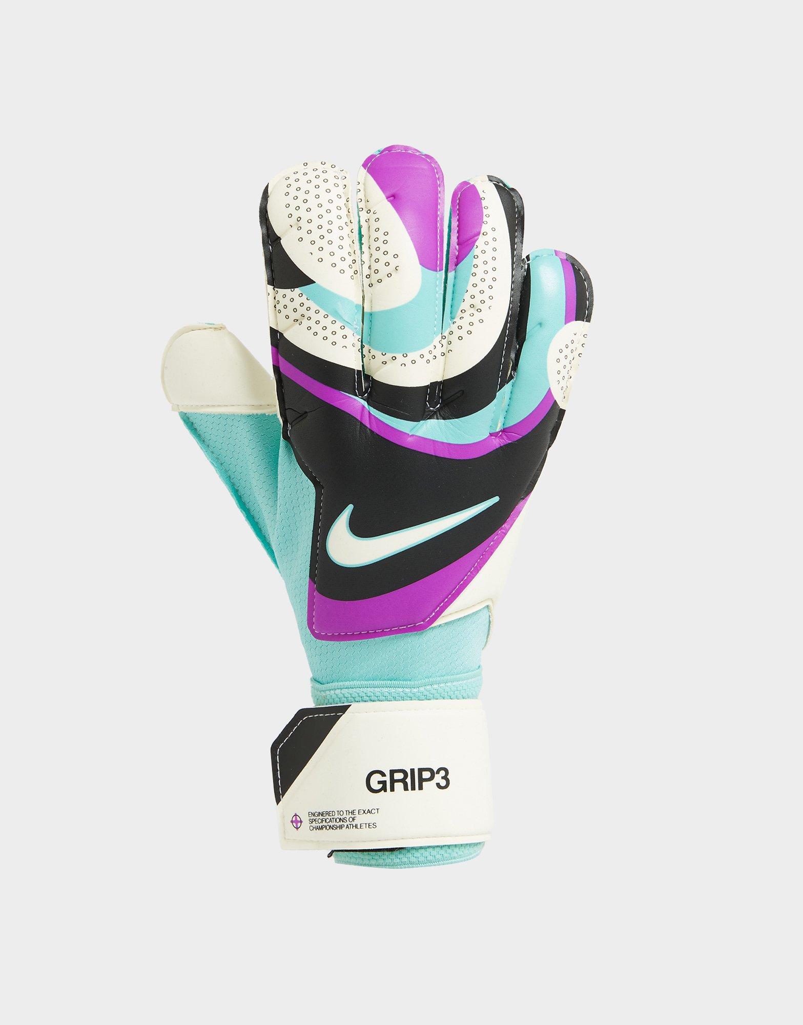 Nike Goalkeeper Vapor Grip3 Soccer Gloves.