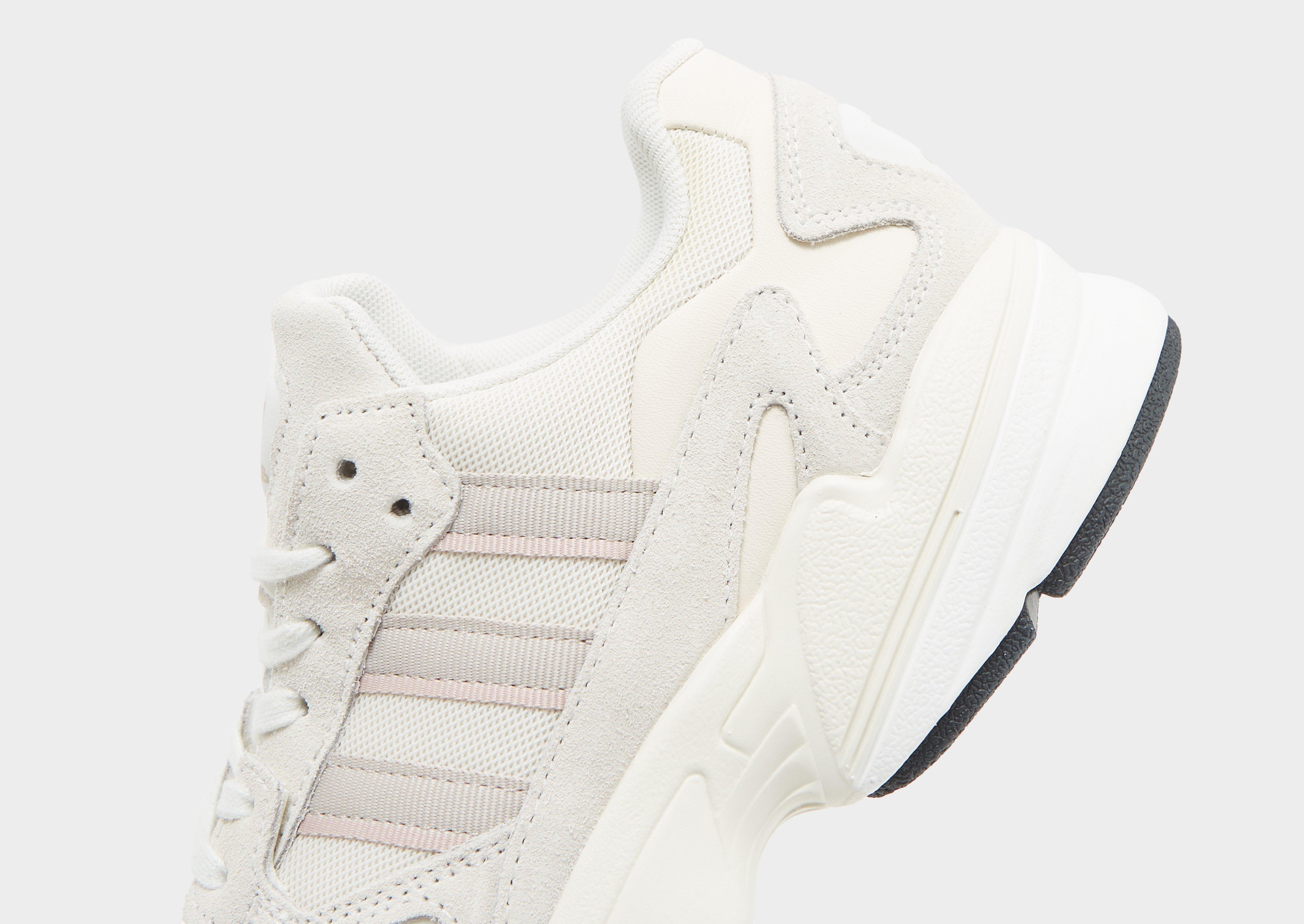 Adidas originals 2024 falcon sneaker white