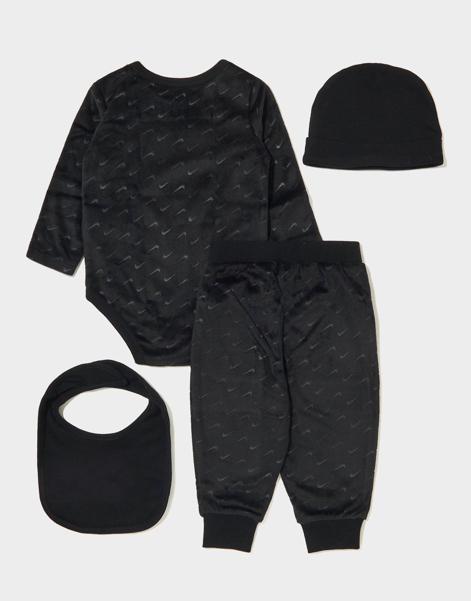 Nike 4-Pack Velour Embossed Swoosh Set Infant