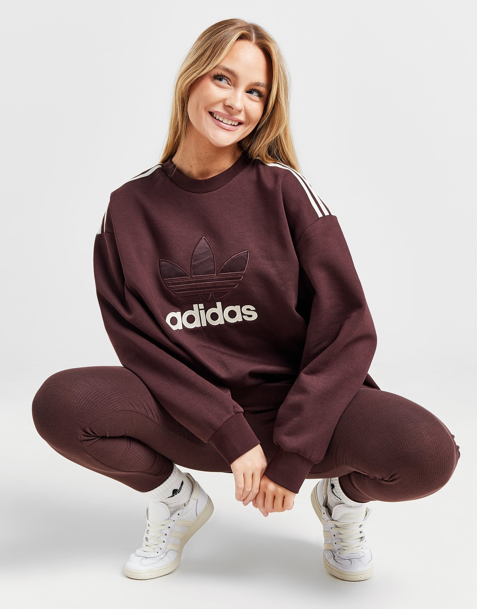 adidas Originals Satin Trefoil Crew Sweatshirt em Castanho JD Sports