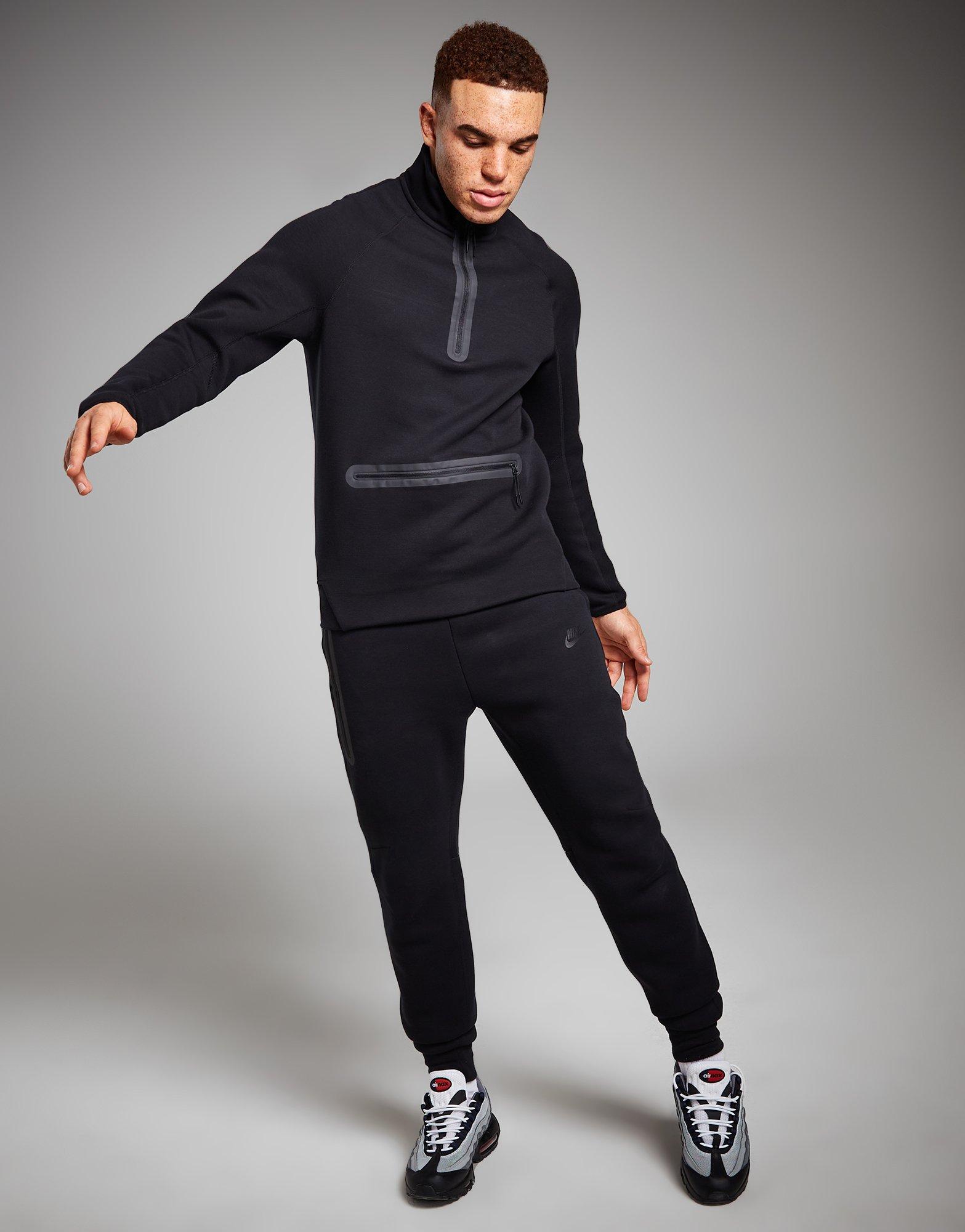 Nike Tech Fleece 1/2 Zip Sweatshirt