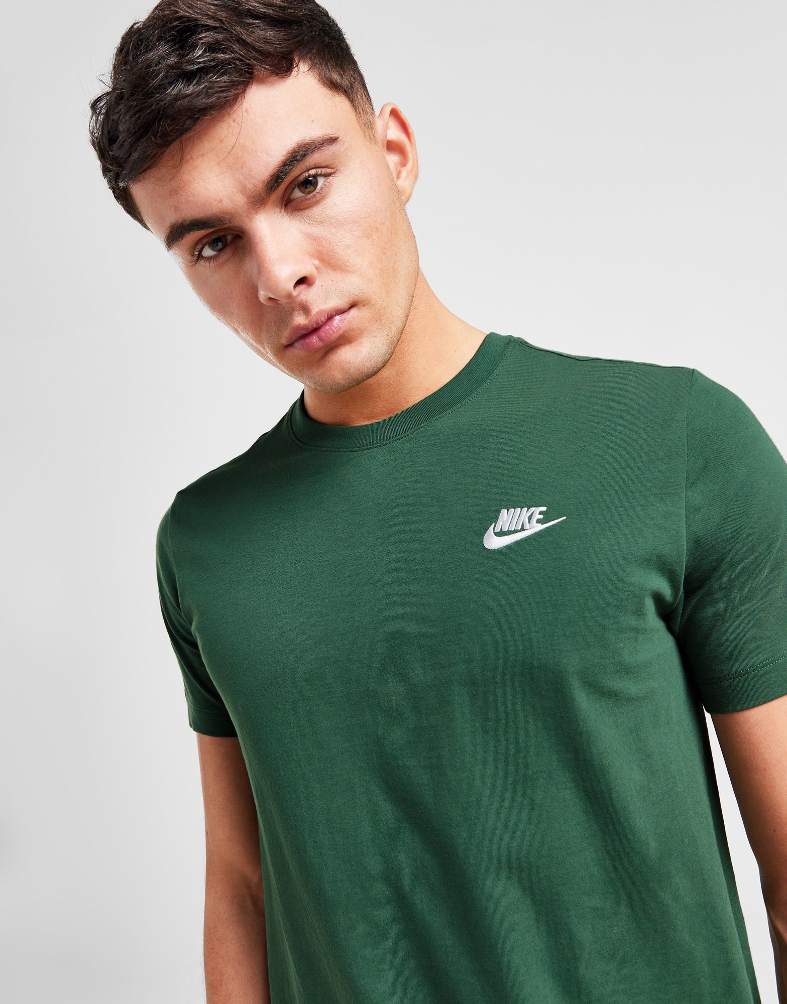 Nike T-Shirt Core em Verde | JD Sports