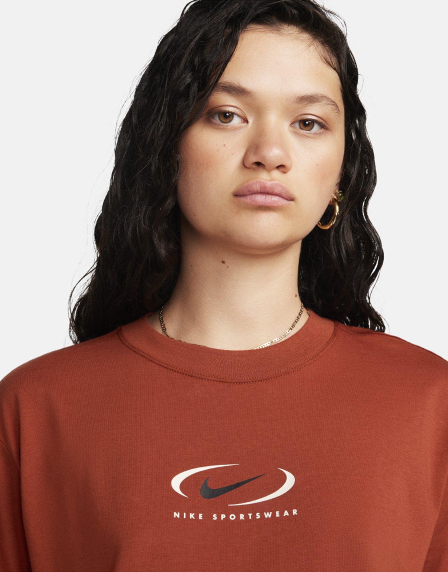 Nike Swoosh Boyfriend T-Shirt