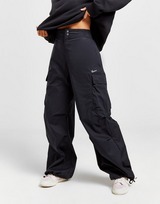 Nike Ruimvallende geweven cargobroek voor dames met hoge taille Sportswear
