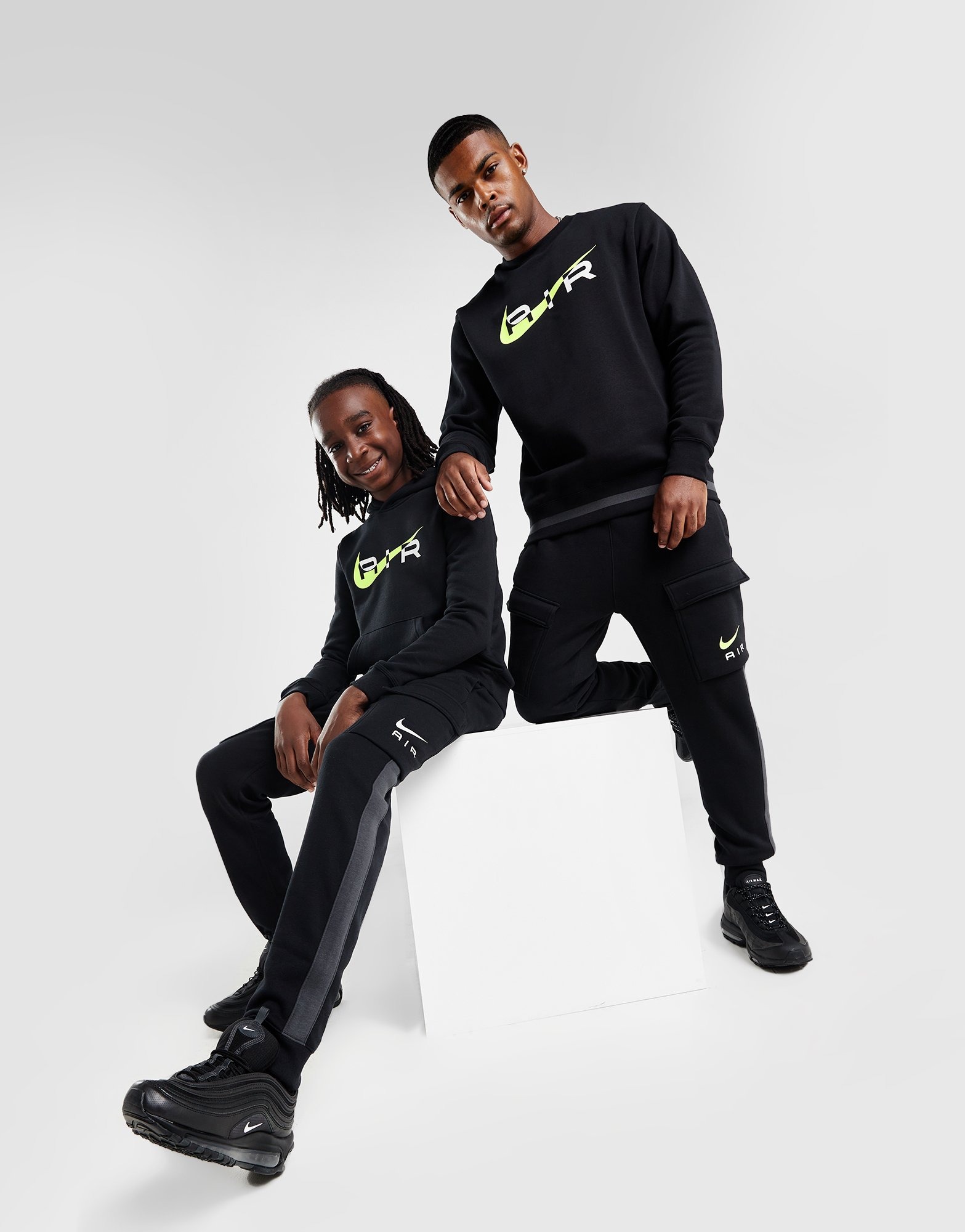 Nike Air Swoosh Fleece Cargo Joggers Junior em Preto JD Sports