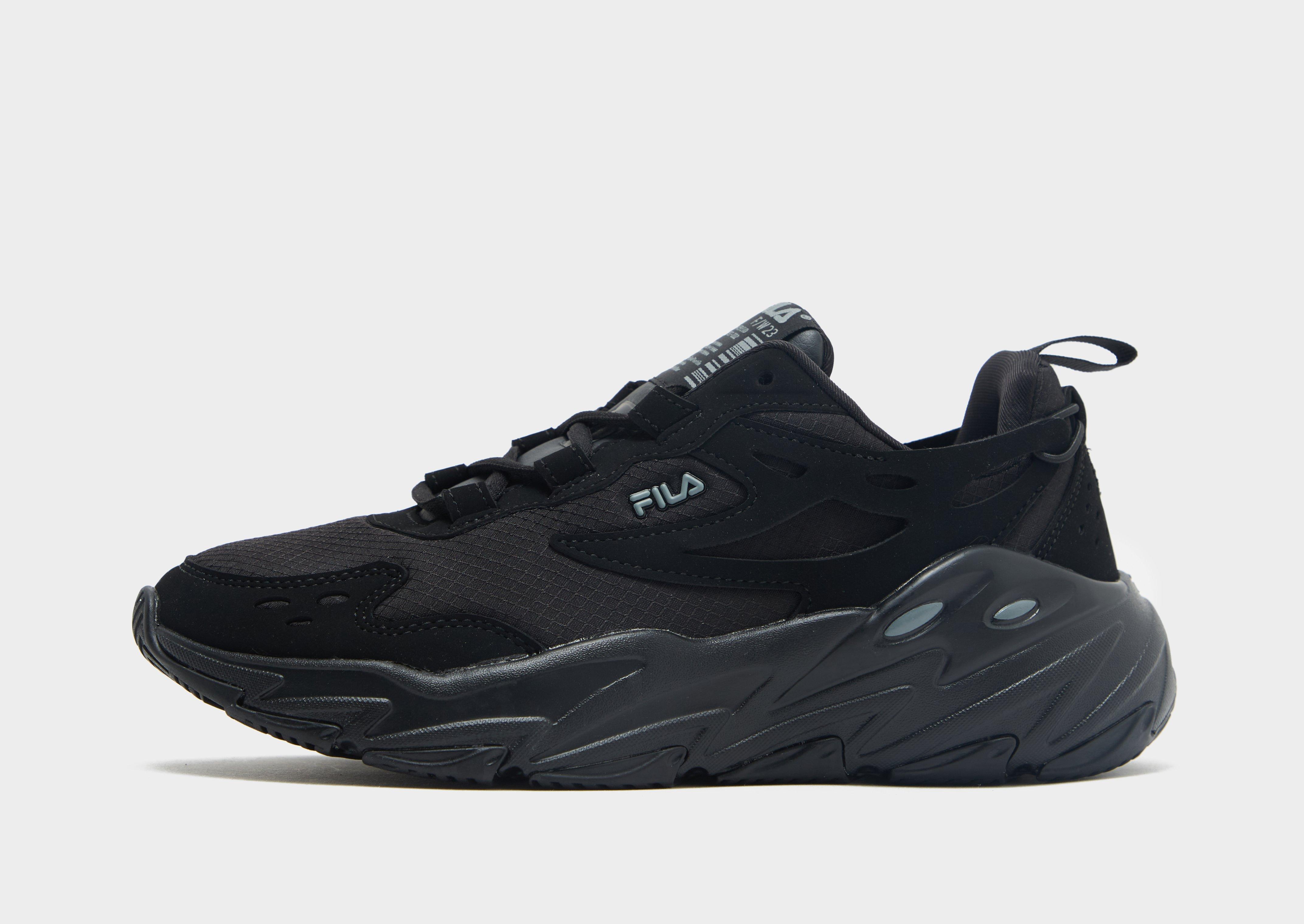 Black fila cheap trainers junior