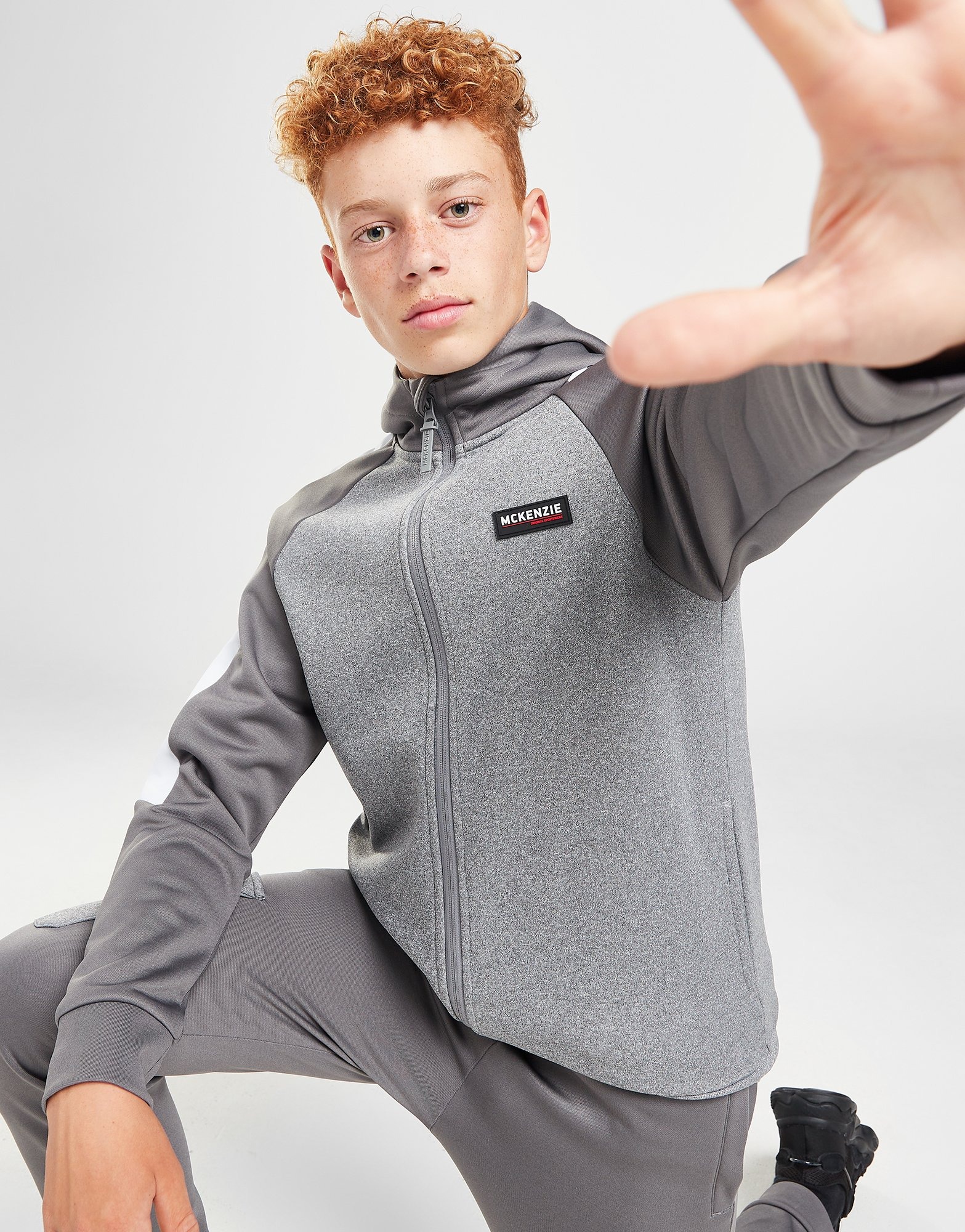 McKenzie Belmont Hoodie Junior in Grigio JD Sports