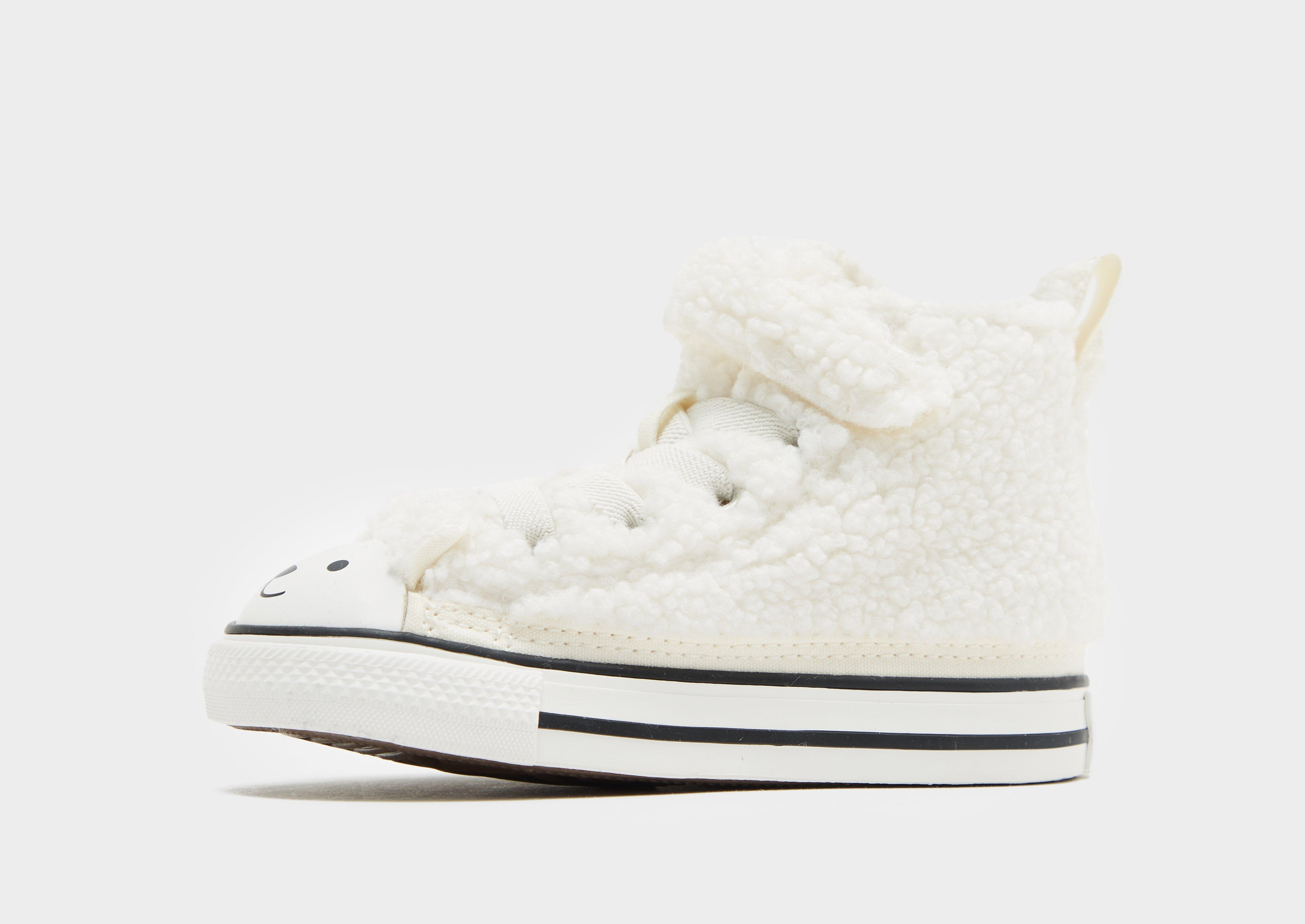 Converse with fur sales trim