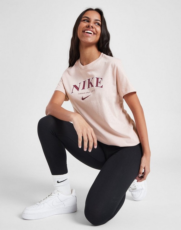 proporcionar Párrafo Medición Pink Nike Girls' Trend Boyfriend T-Shirt Junior | JD Sports Global